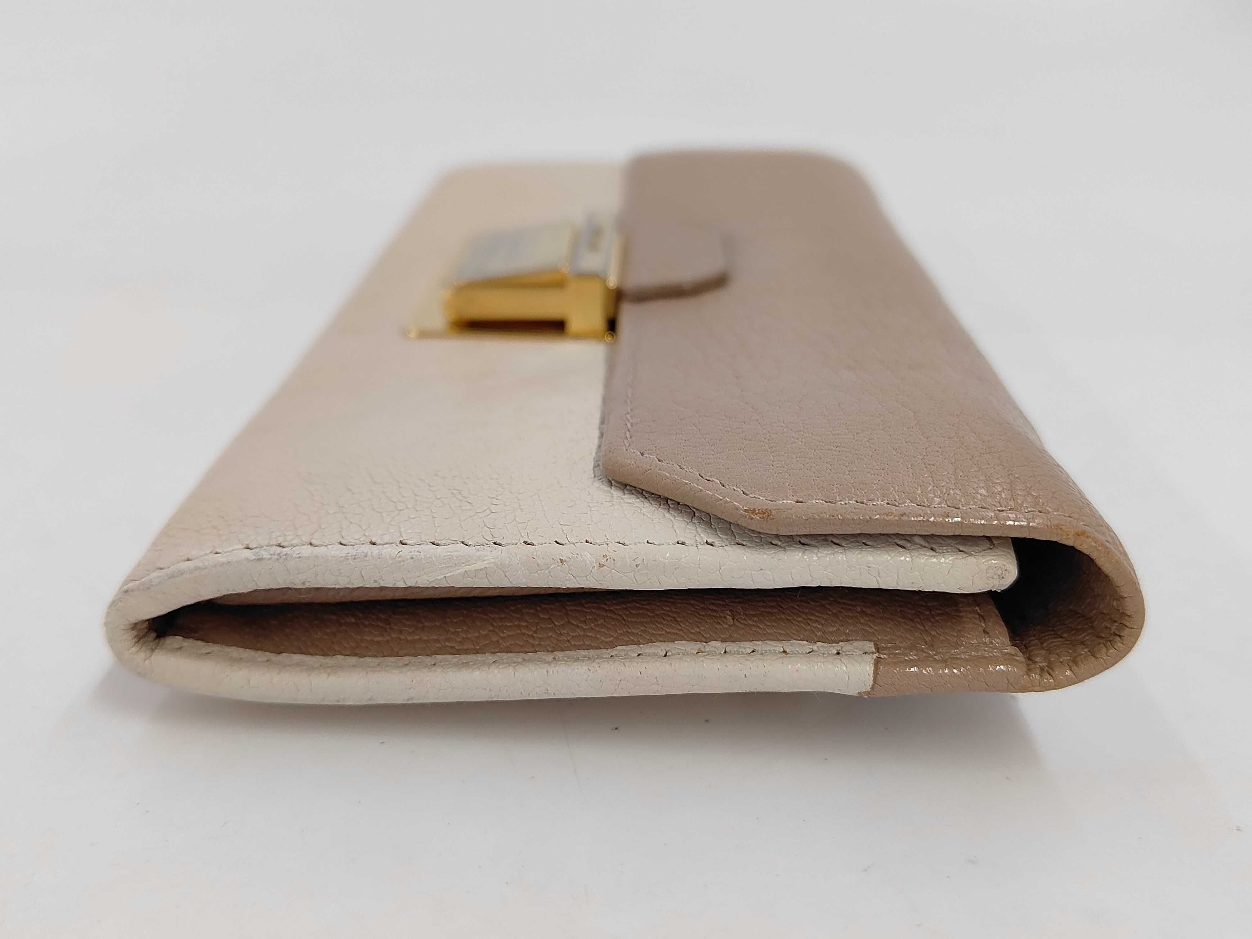 wallet — view 4
