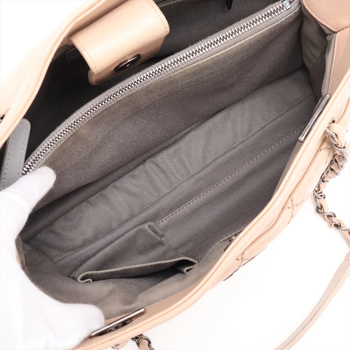 Wild Stitch Leather Chain Tote Bag, Beige, Silver Hardware, 18010432, Serial Number 18 — view 8