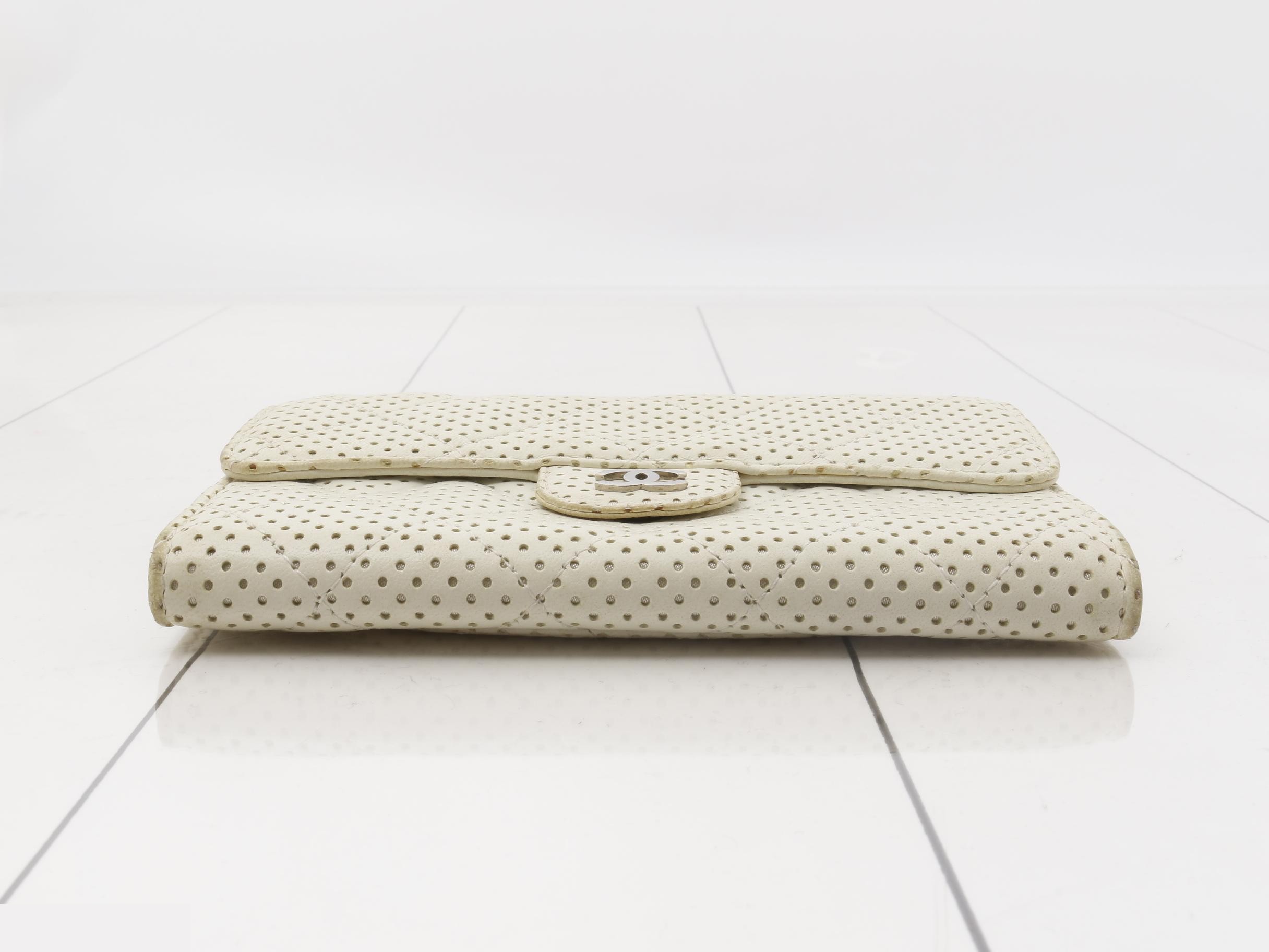 Perforated wallet, white, with sticker. — view 3