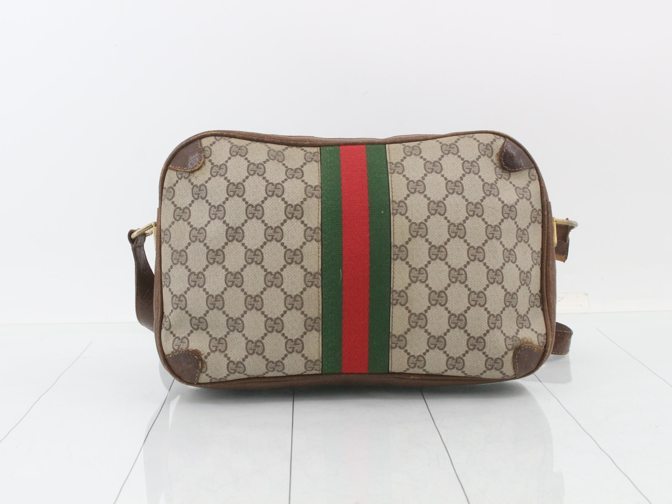 GG Supreme Shoulder Bag — view 2