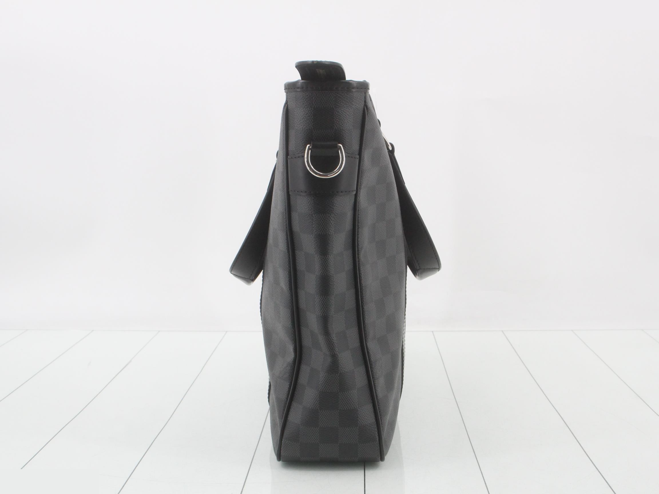 Tadao PM Black — view 3