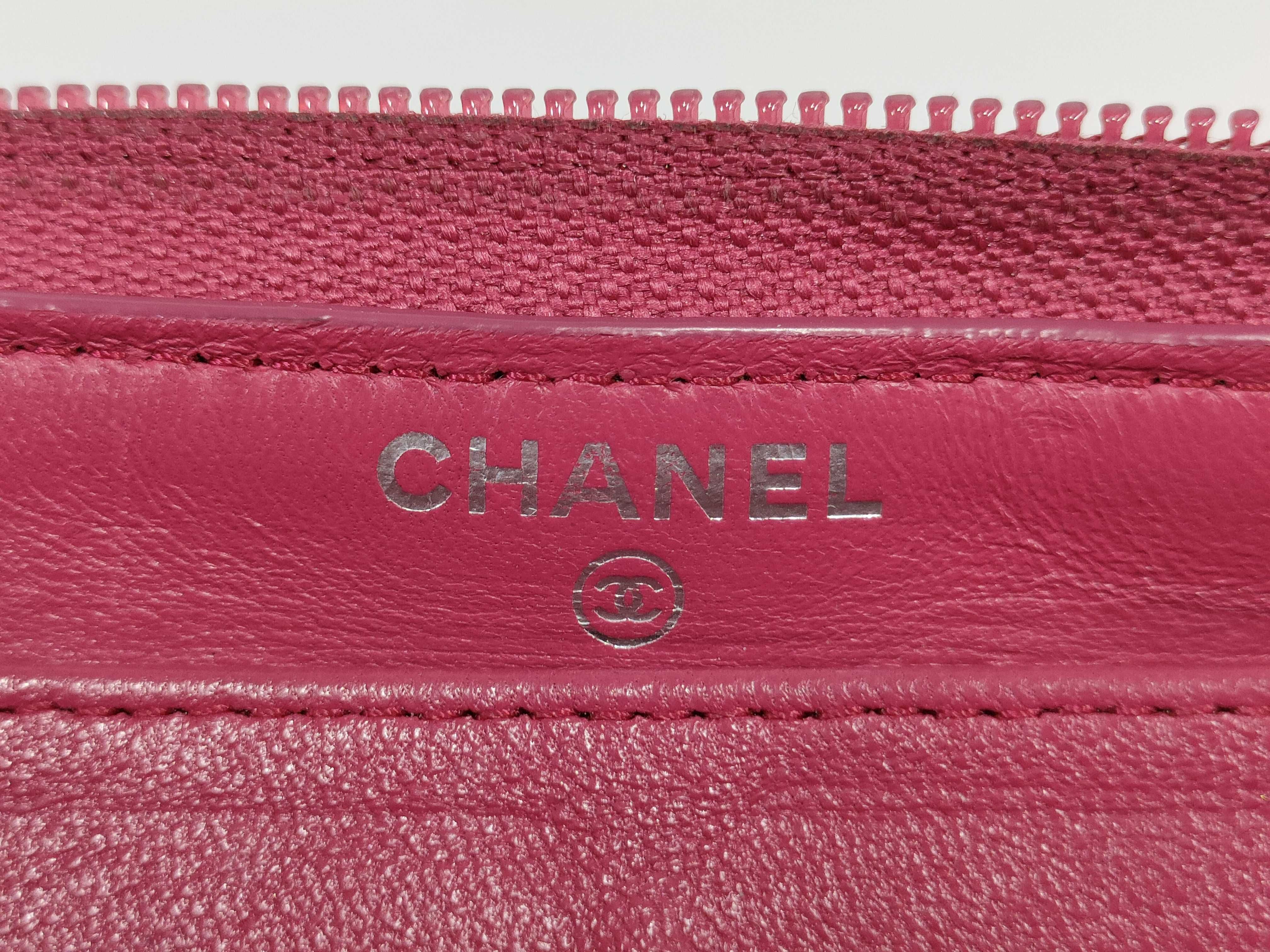 Lambskin Boy Chanel Round Wallet — view 14