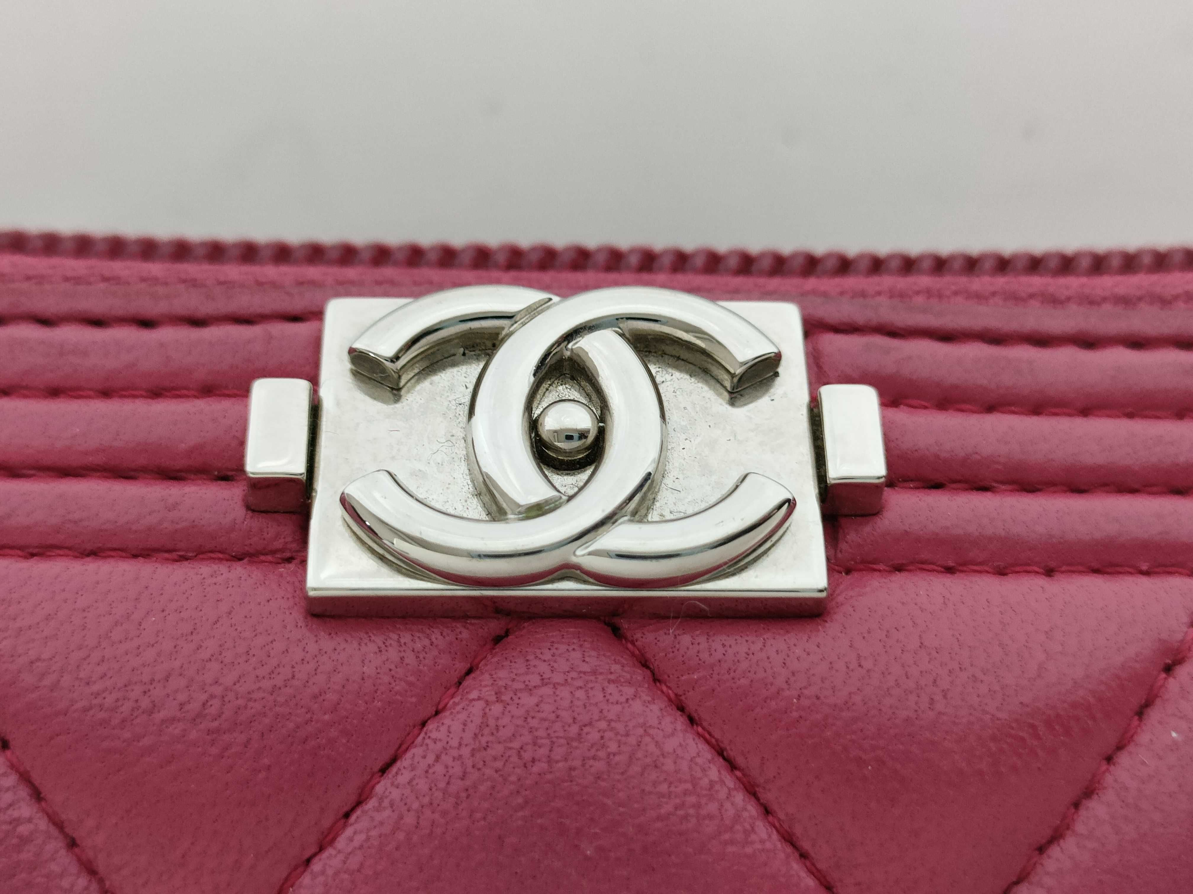 Lambskin Boy Chanel Round Wallet — view 15