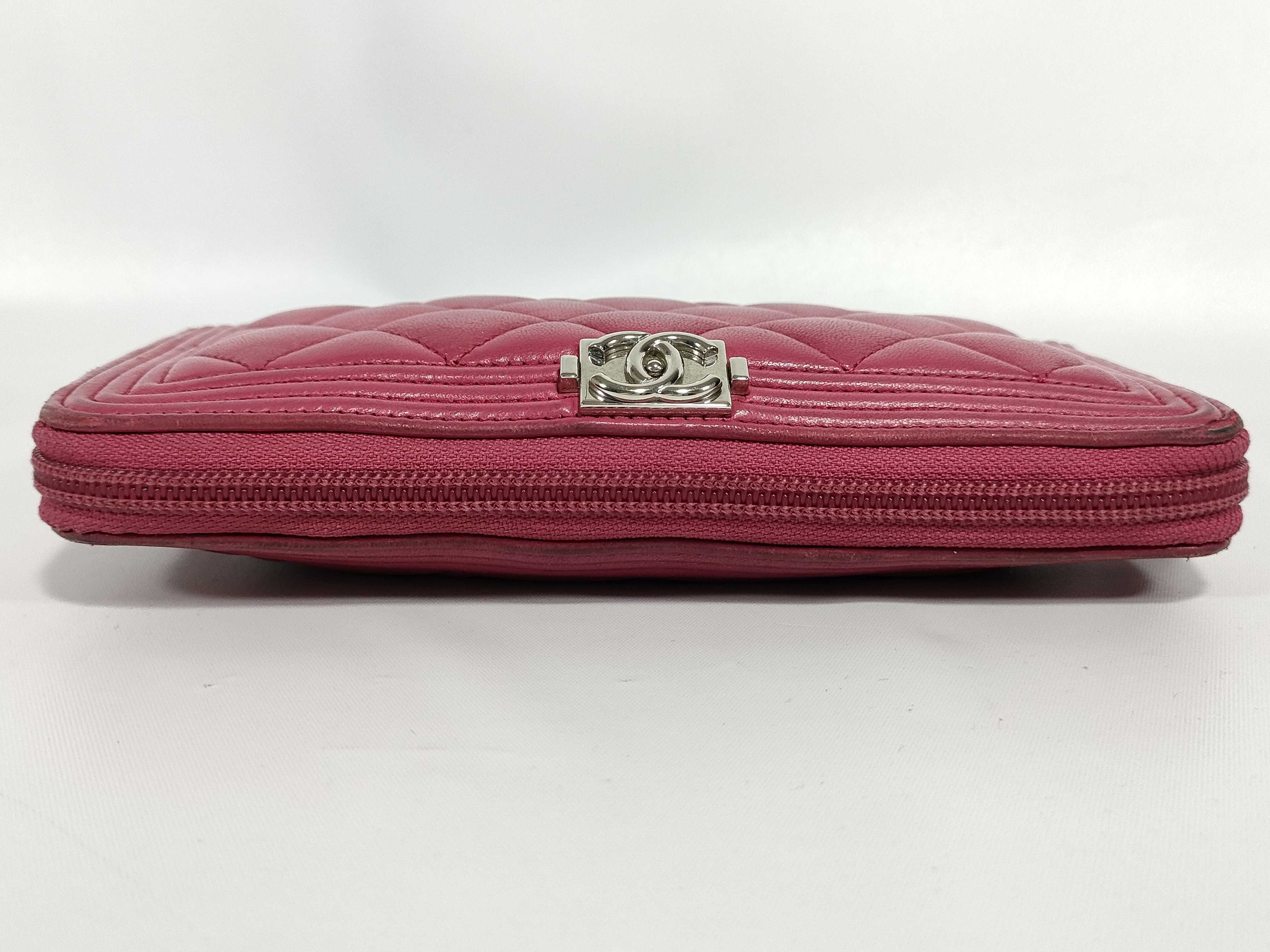 Lambskin Boy Chanel Round Wallet — view 7