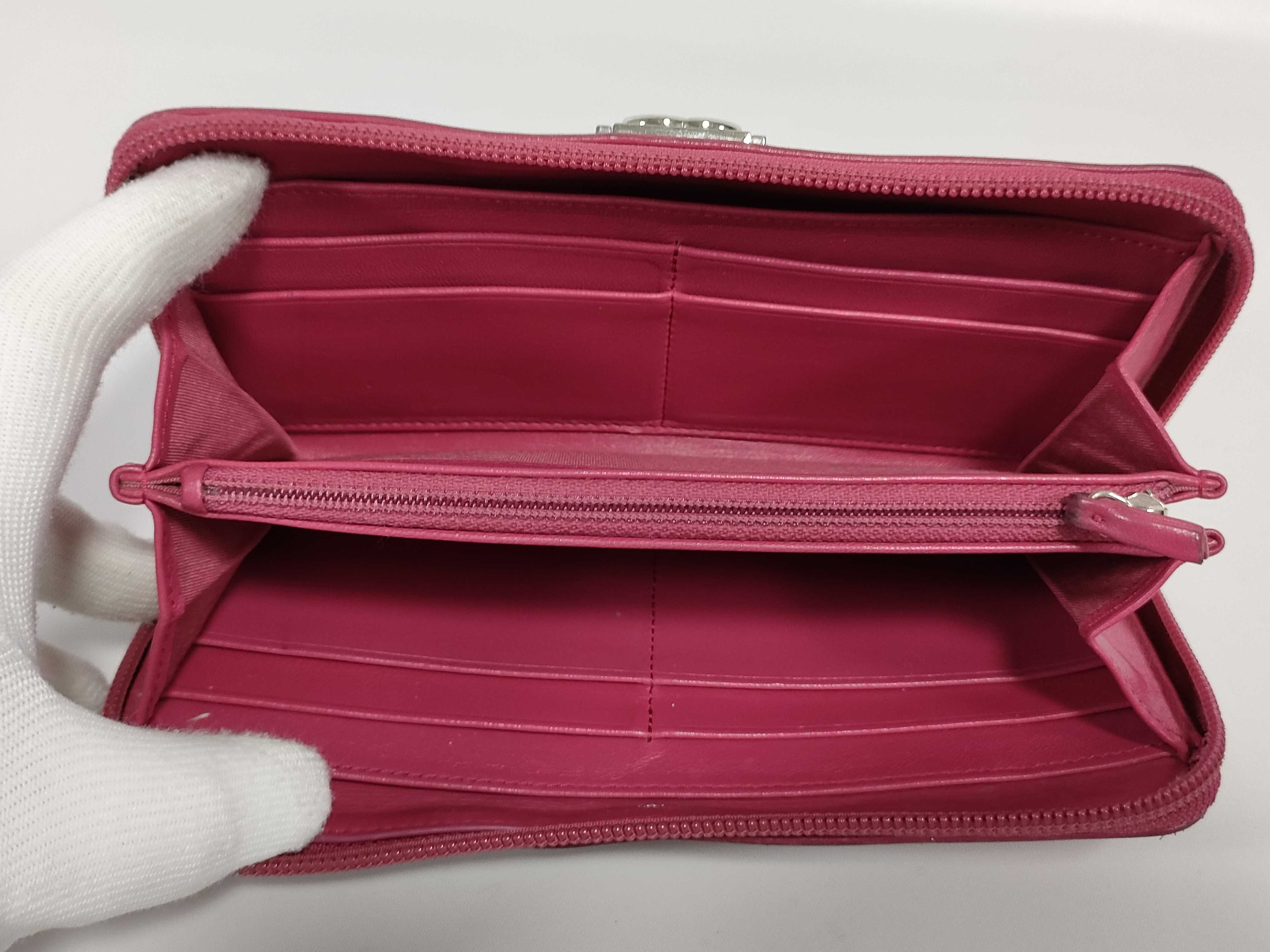 Lambskin Boy Chanel Round Wallet — view 8