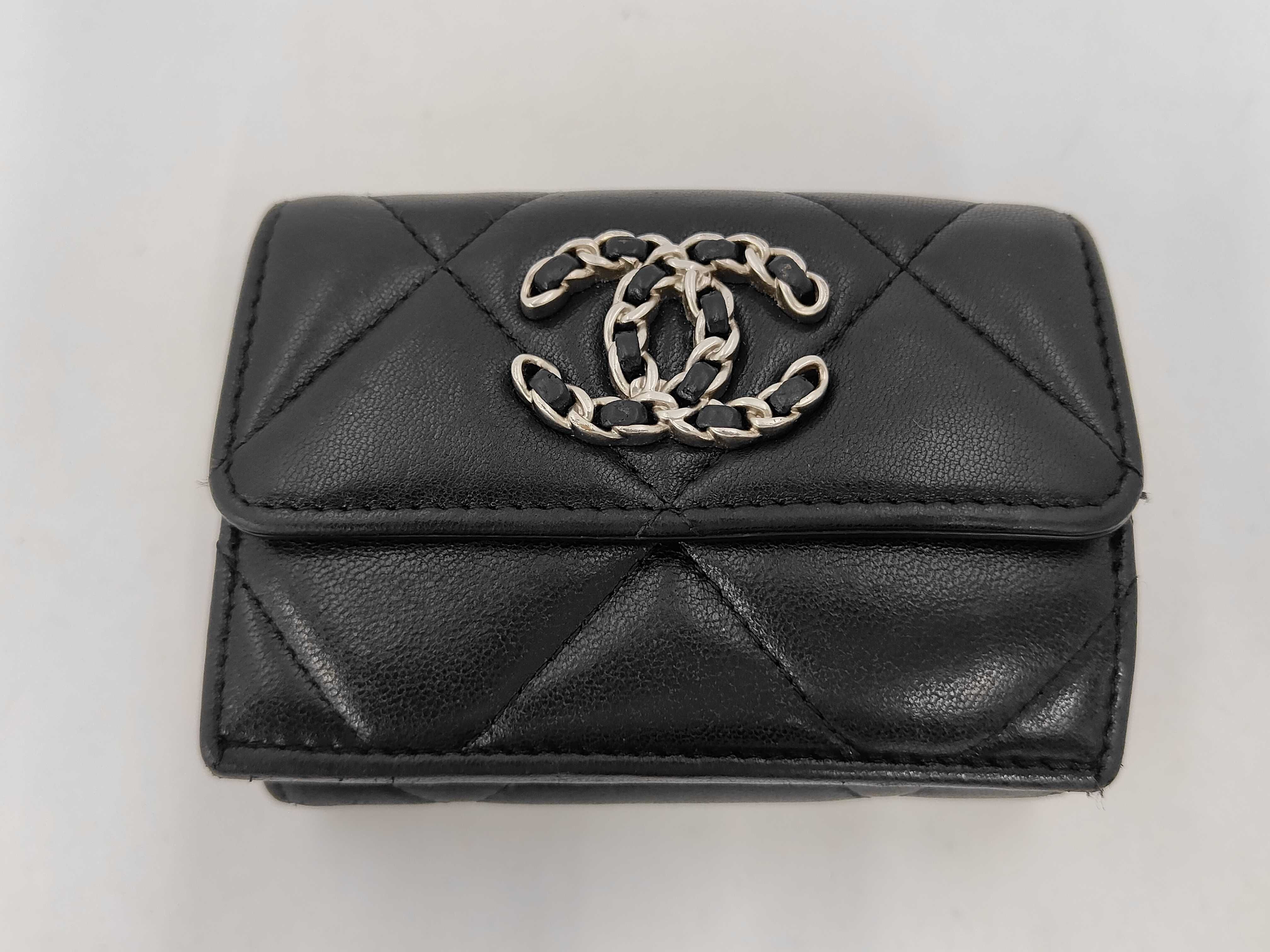 Lambskin Chanel 19 Matelassé Wallet, Silver Hardware, Black, Seal, 31745685