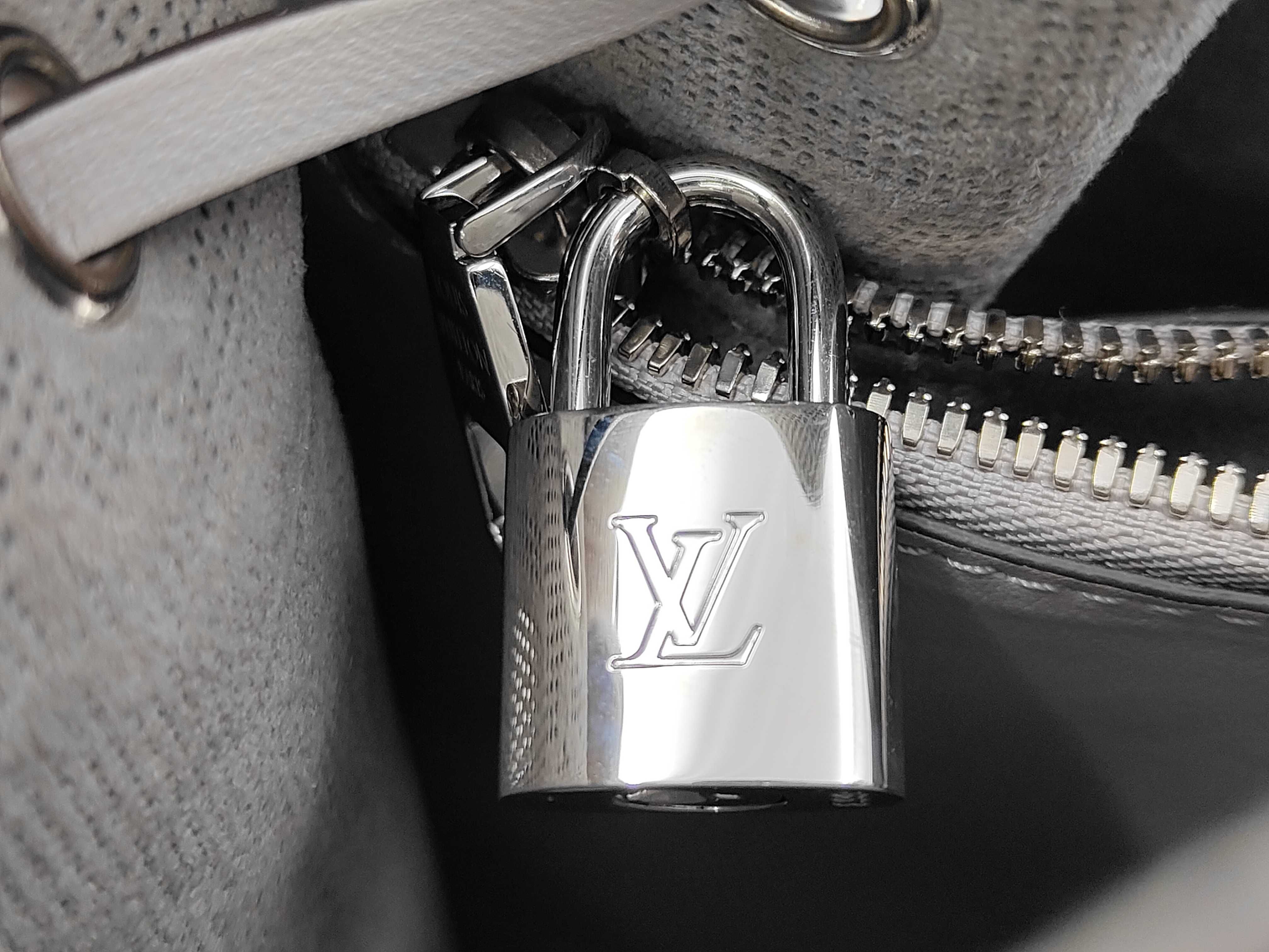 Monogram Mahina Leather Mulia Handbag — view 11
