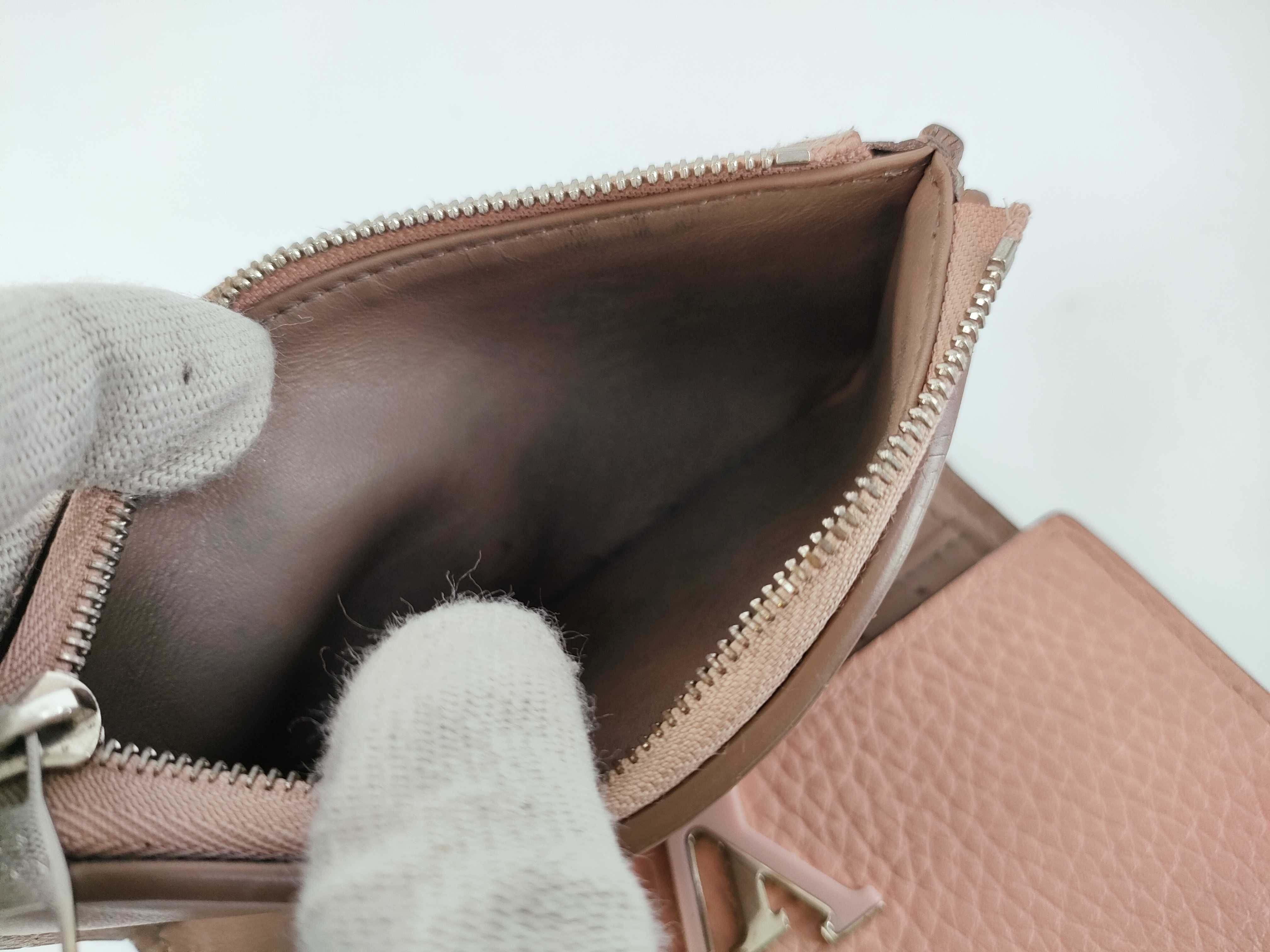 Taurillon Portefeuille Capucines Compact Magnolia M62156 Wallet — view 13