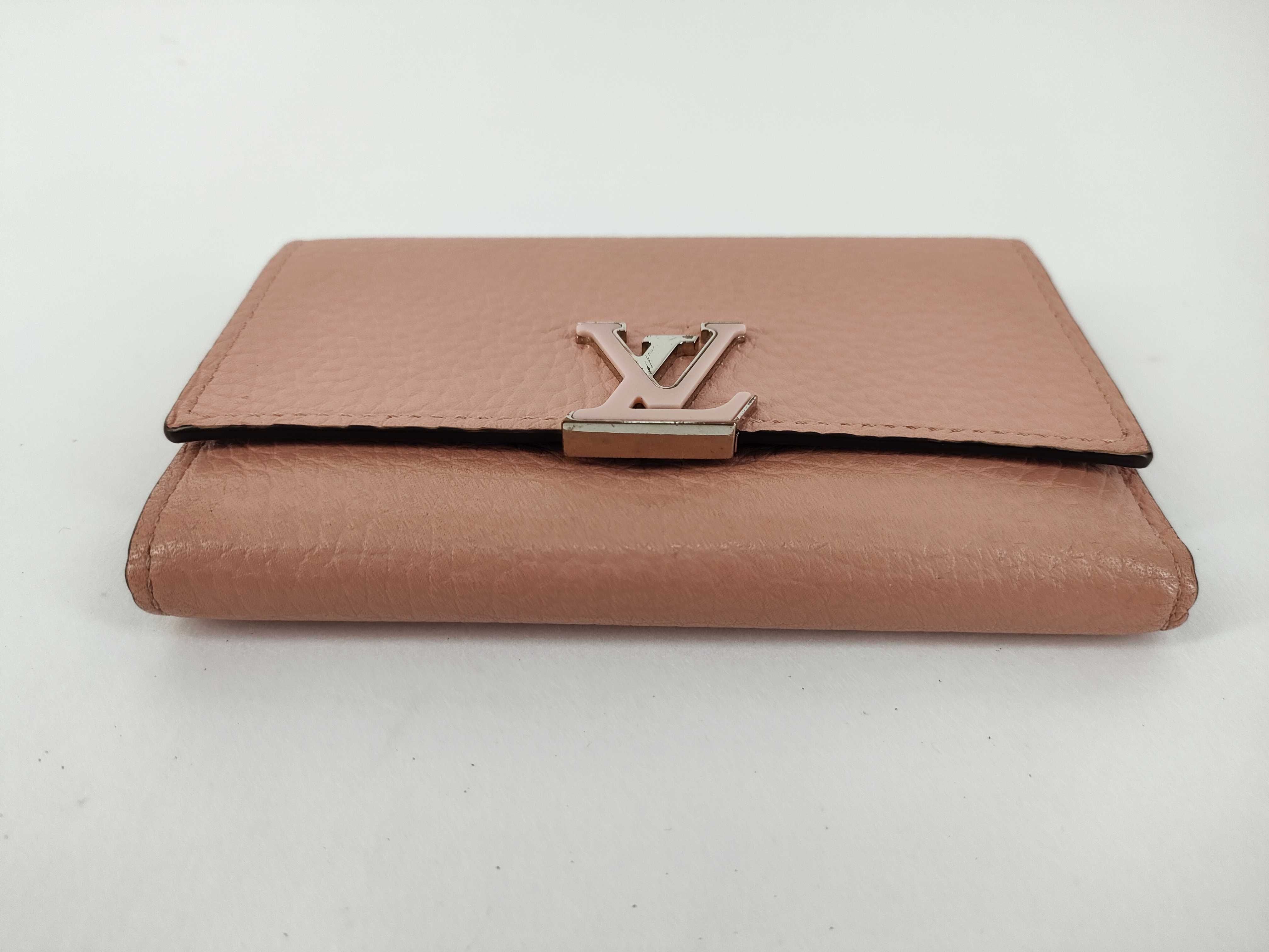 Taurillon Portefeuille Capucines Compact Magnolia M62156 Wallet — view 5