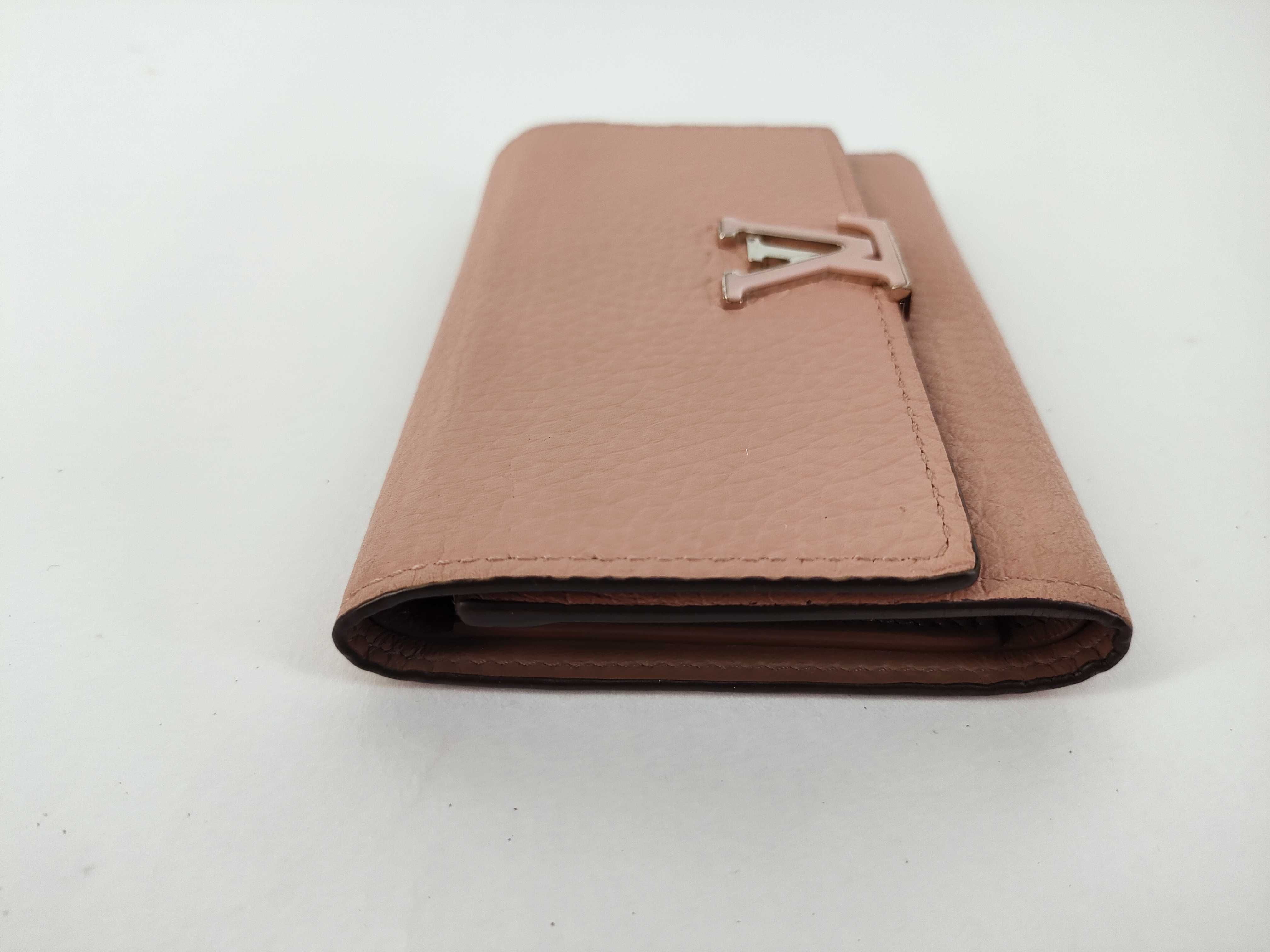 Taurillon Portefeuille Capucines Compact Magnolia M62156 Wallet — view 6