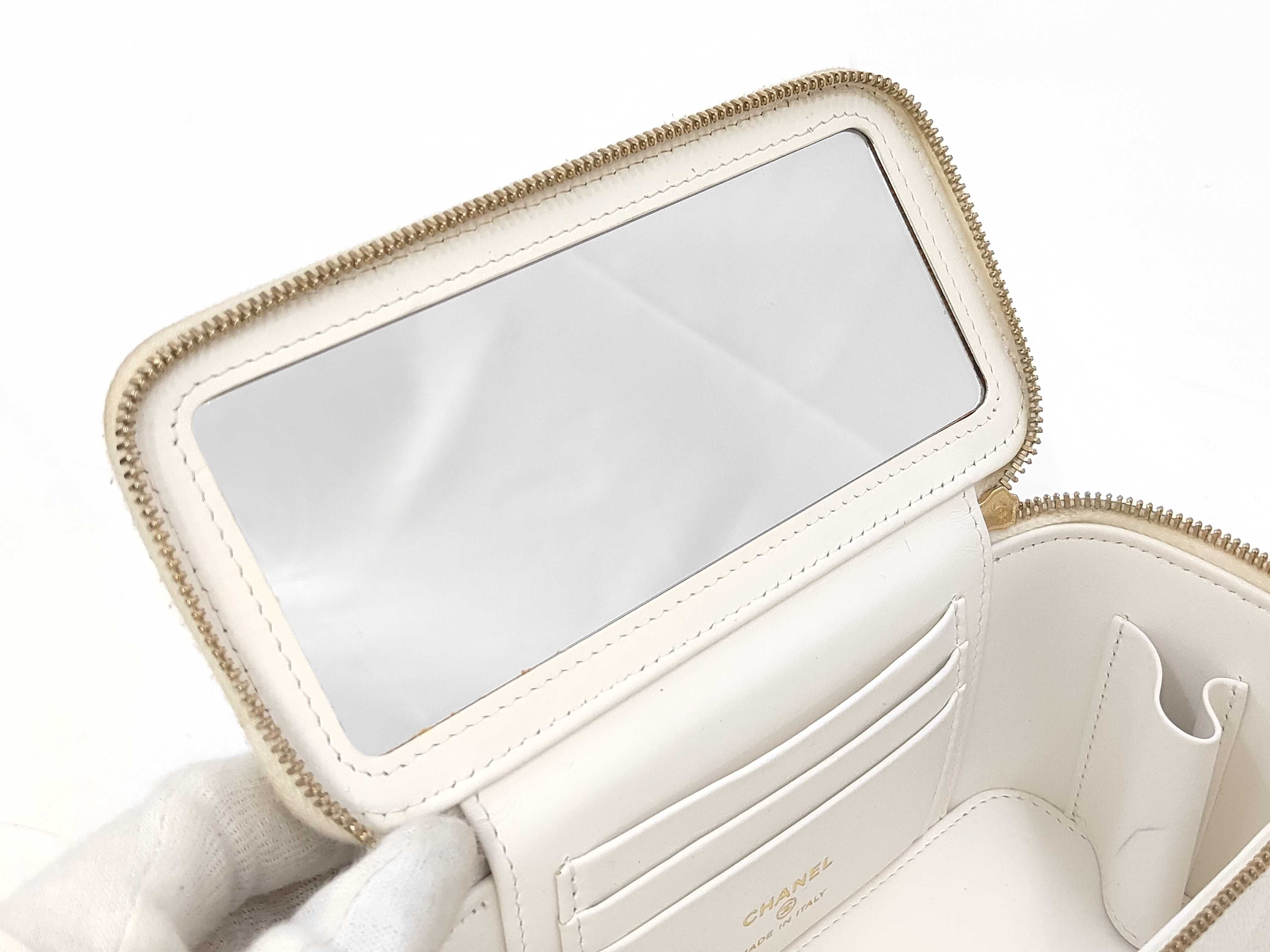 Caviar Chain Vanity Bag JGNAXEL3 Shoulder Bag — view 11