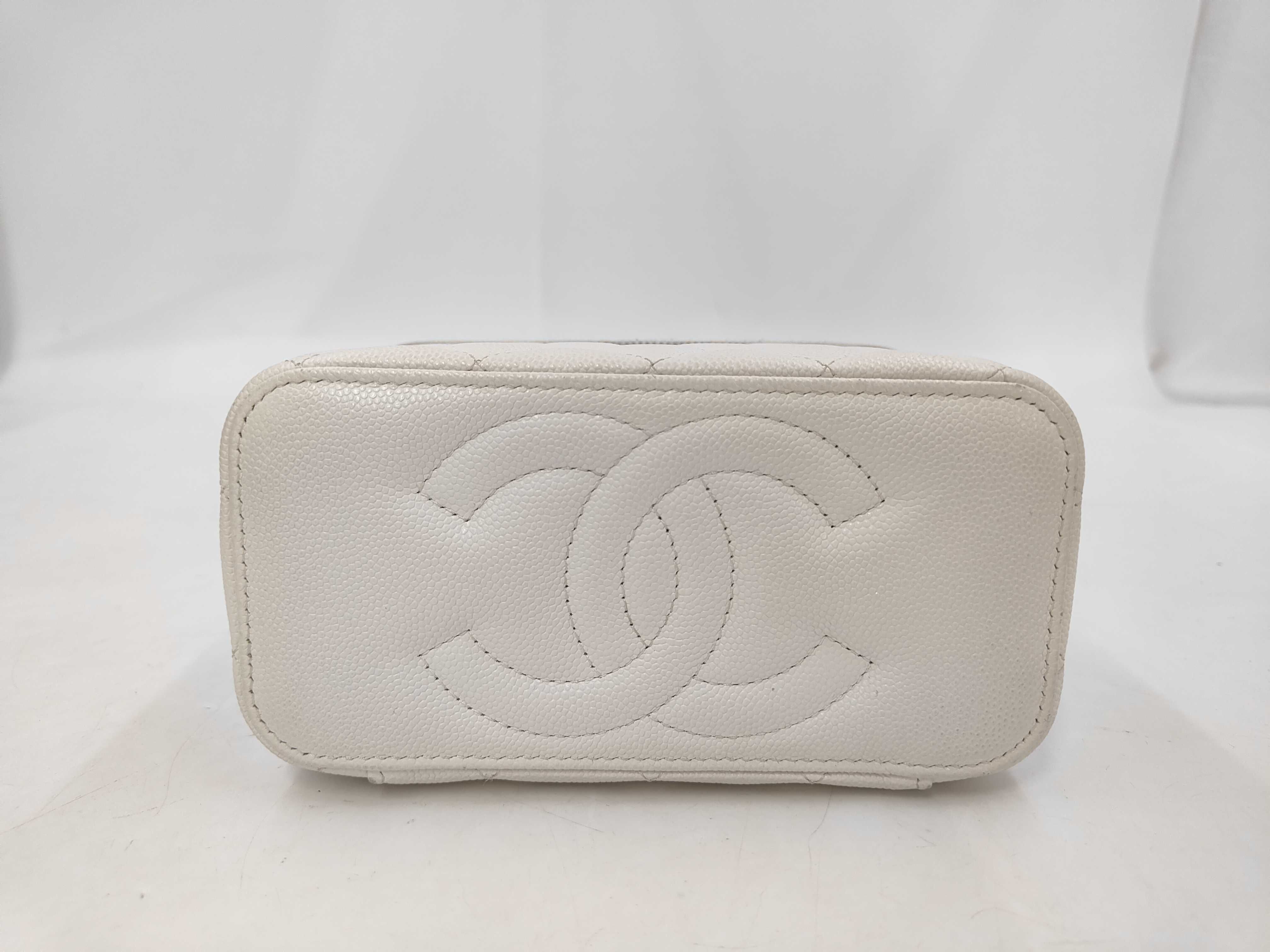 Caviar Chain Vanity Bag JGNAXEL3 Shoulder Bag — view 4