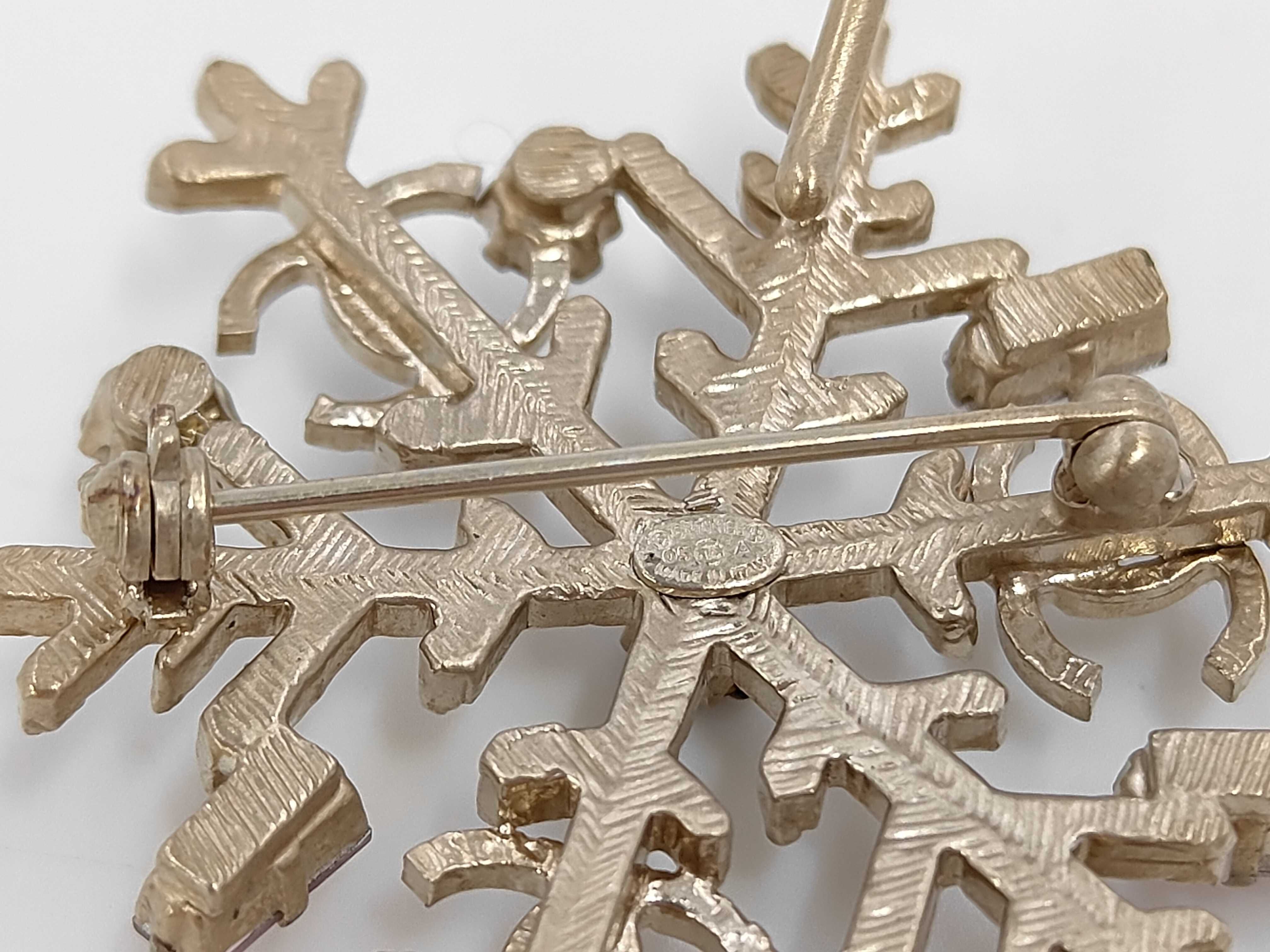 Snowflake Brooch — view 3