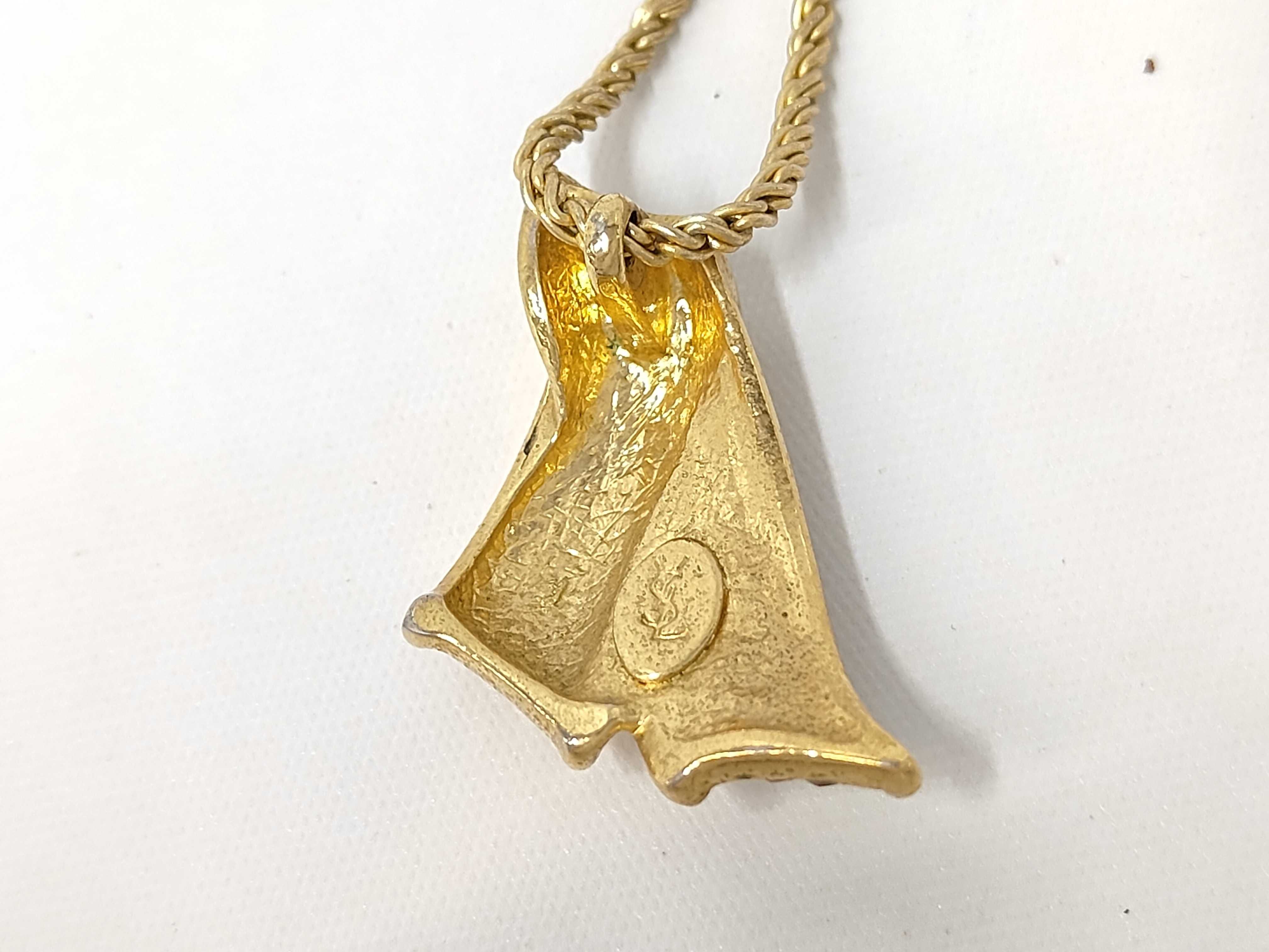 necklace — view 2