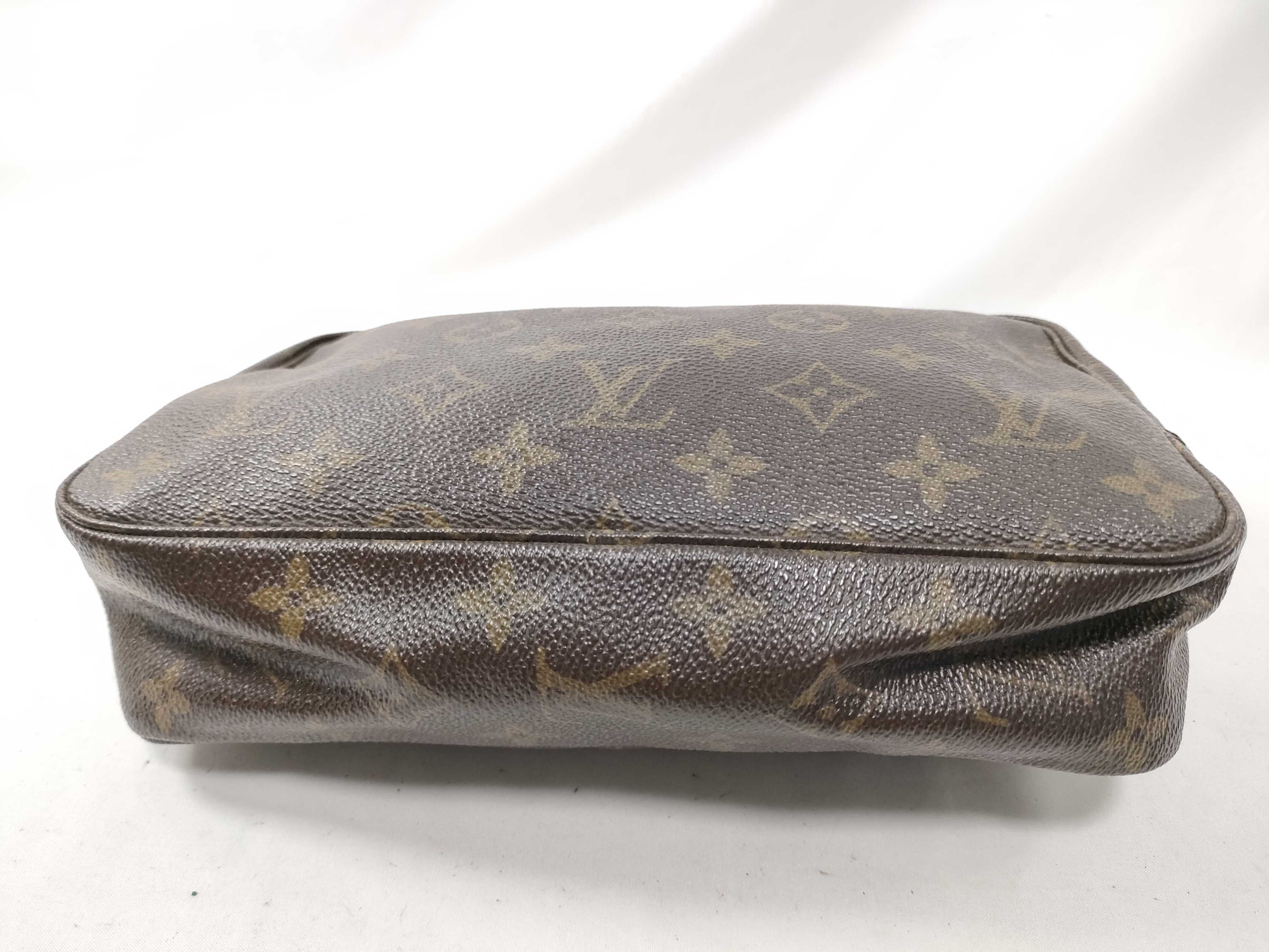 Monogram Louis Vuitton Trousses Toilette 23 Second Bag — view 3