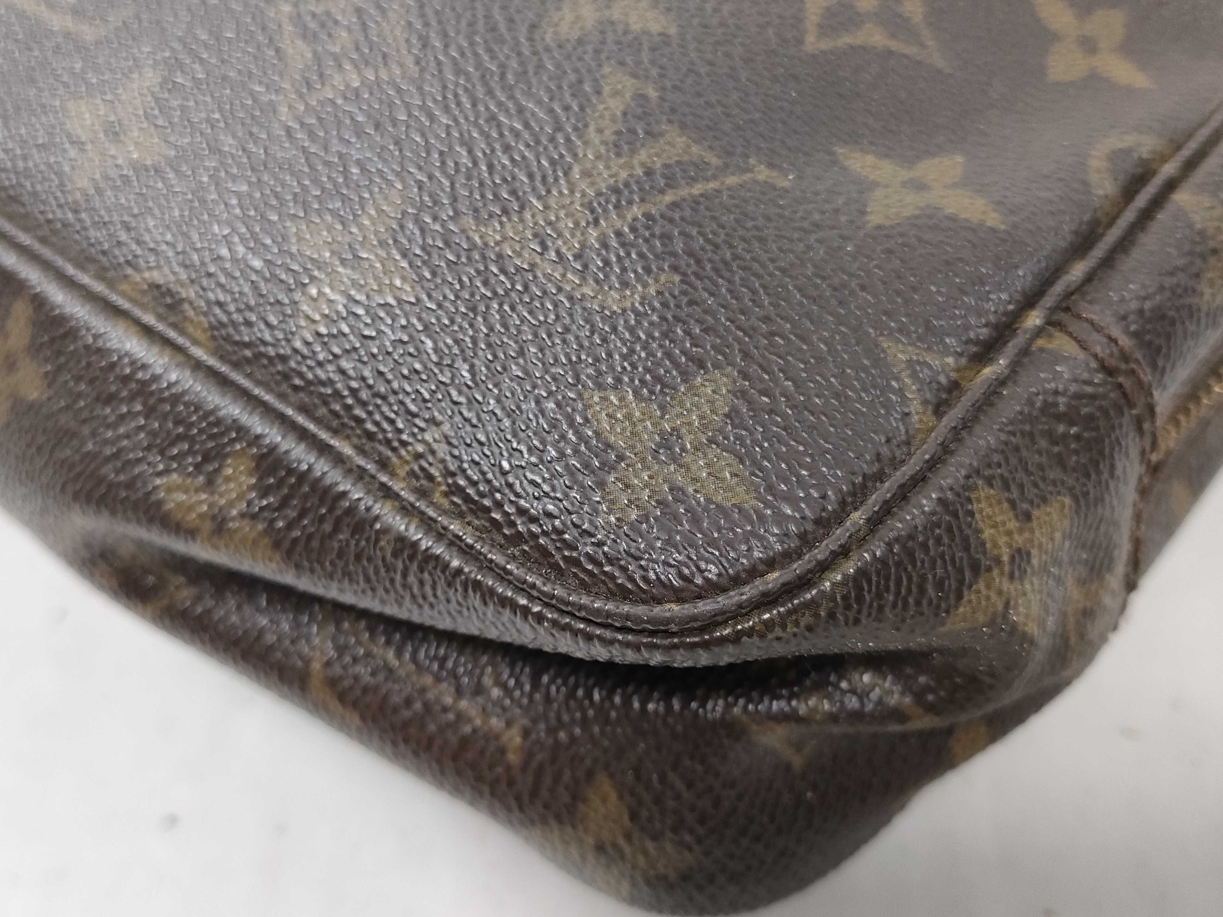 Monogram Louis Vuitton Trousses Toilette 23 Second Bag — view 4