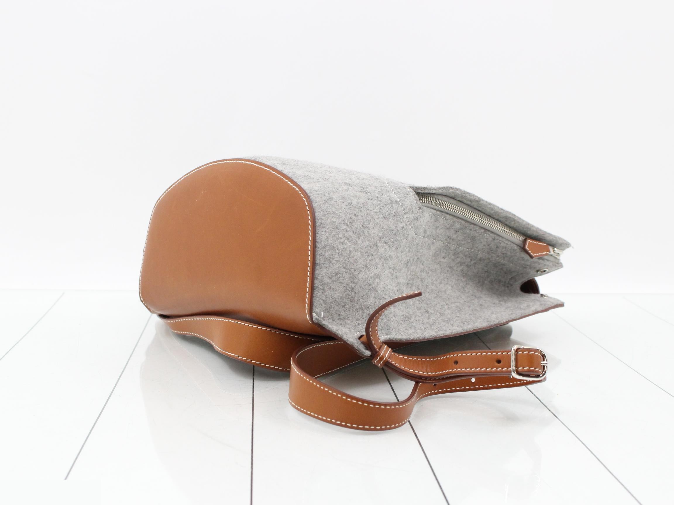 Sac-à-des GR24 Felt x Barenia SV hardware Gray x Fauve X stamp — view 6