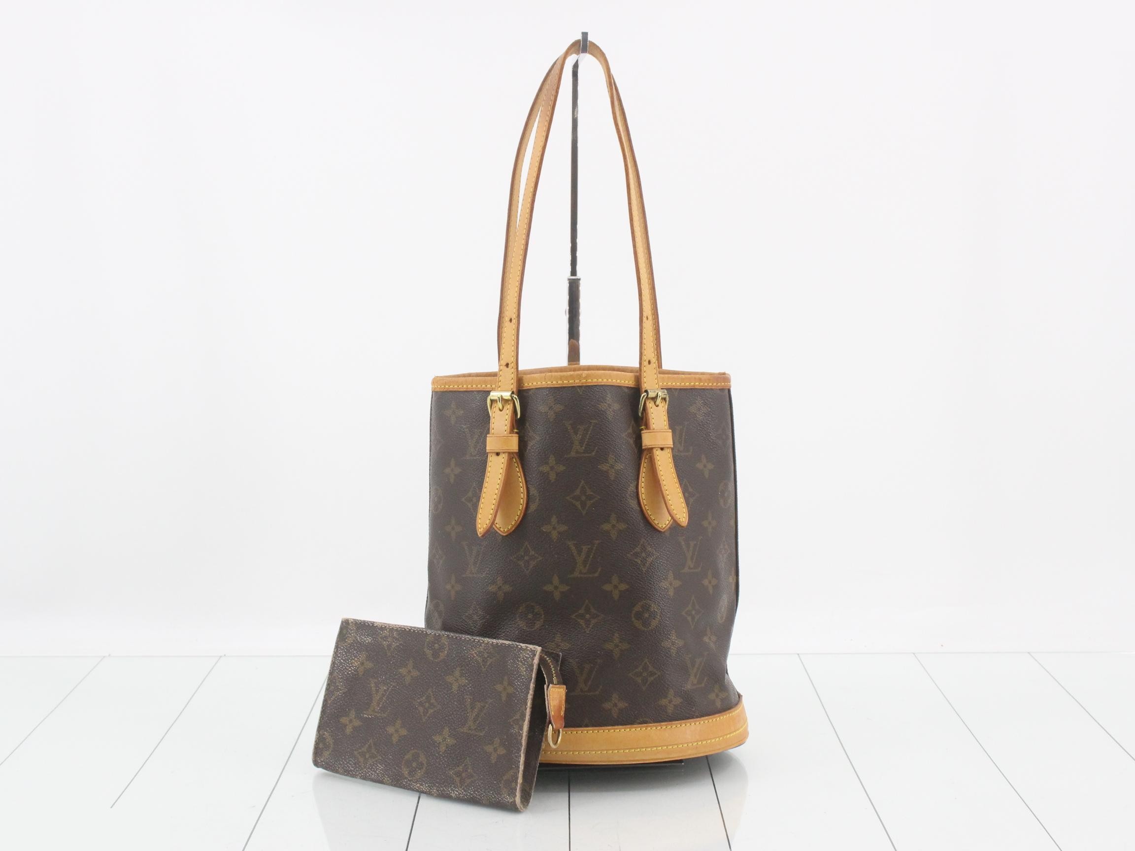 Bucket PM with pouch