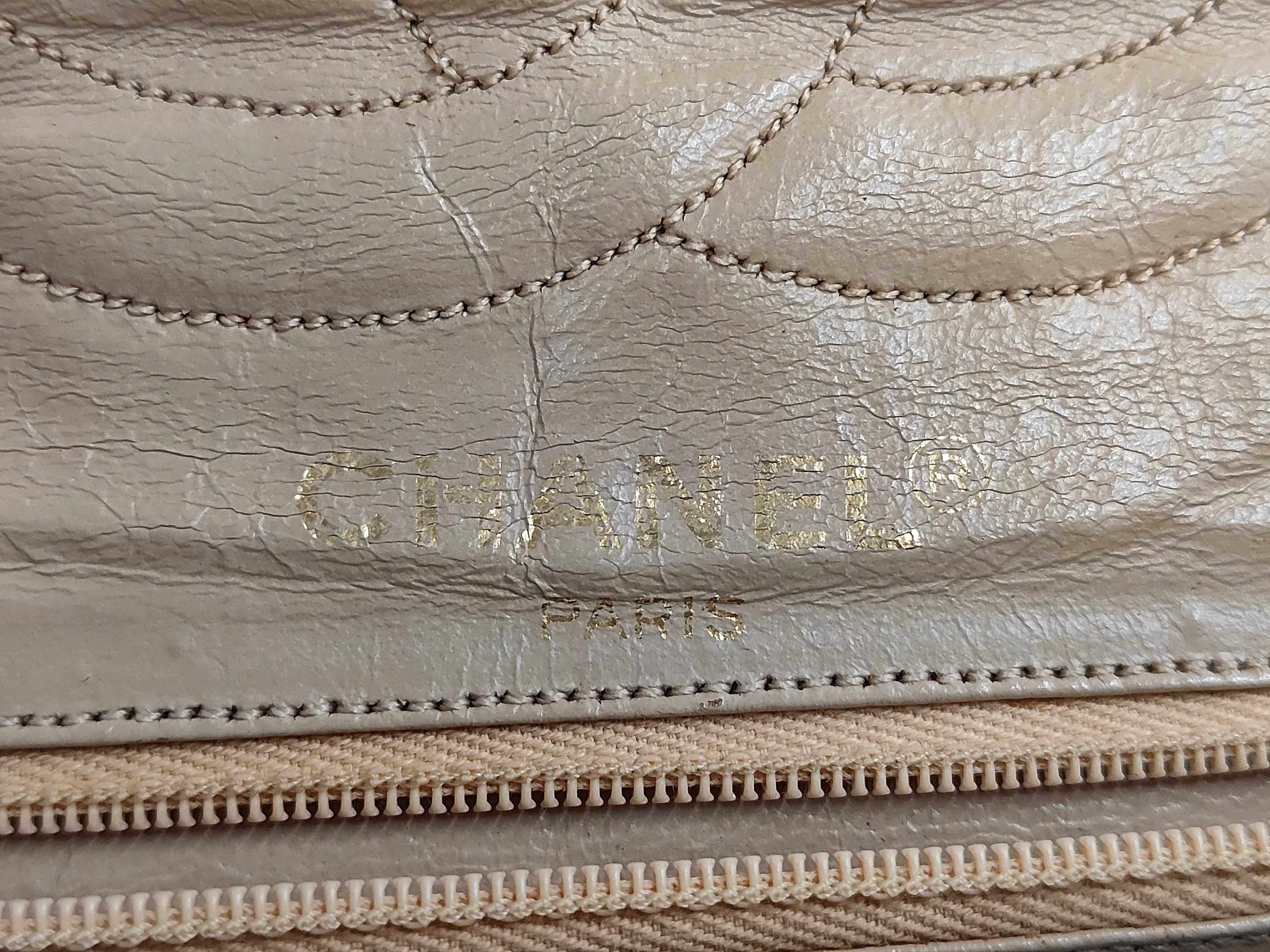 Matelassé Paris Limited Edition Chain Shoulder Bag, Beige Shoulder Bag — view 11