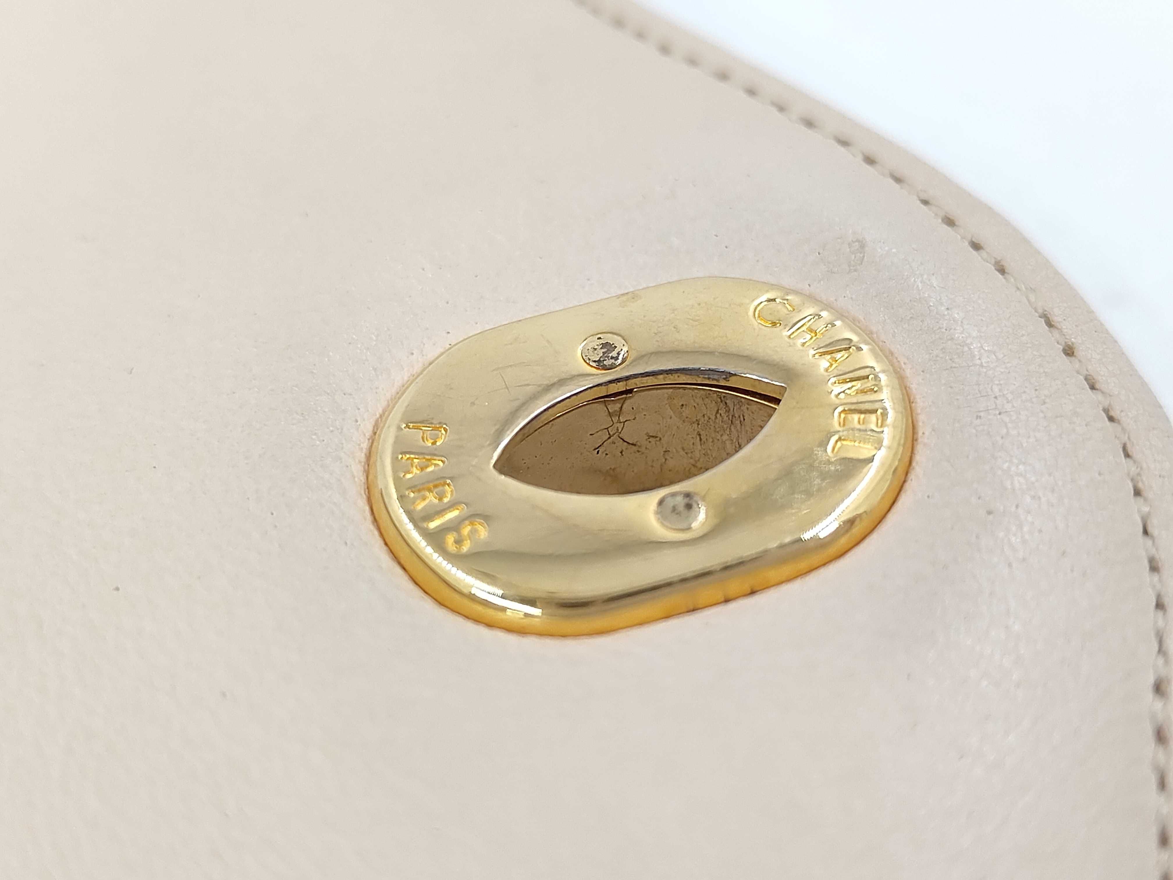 Matelassé Paris Limited Edition Chain Shoulder Bag, Beige Shoulder Bag — view 13