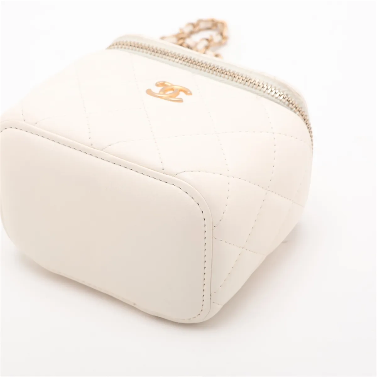 Matelassé Lambskin Vanity Bag, White with Gold Hardware, 30867498 (Serial Number in the 30s) — view 3