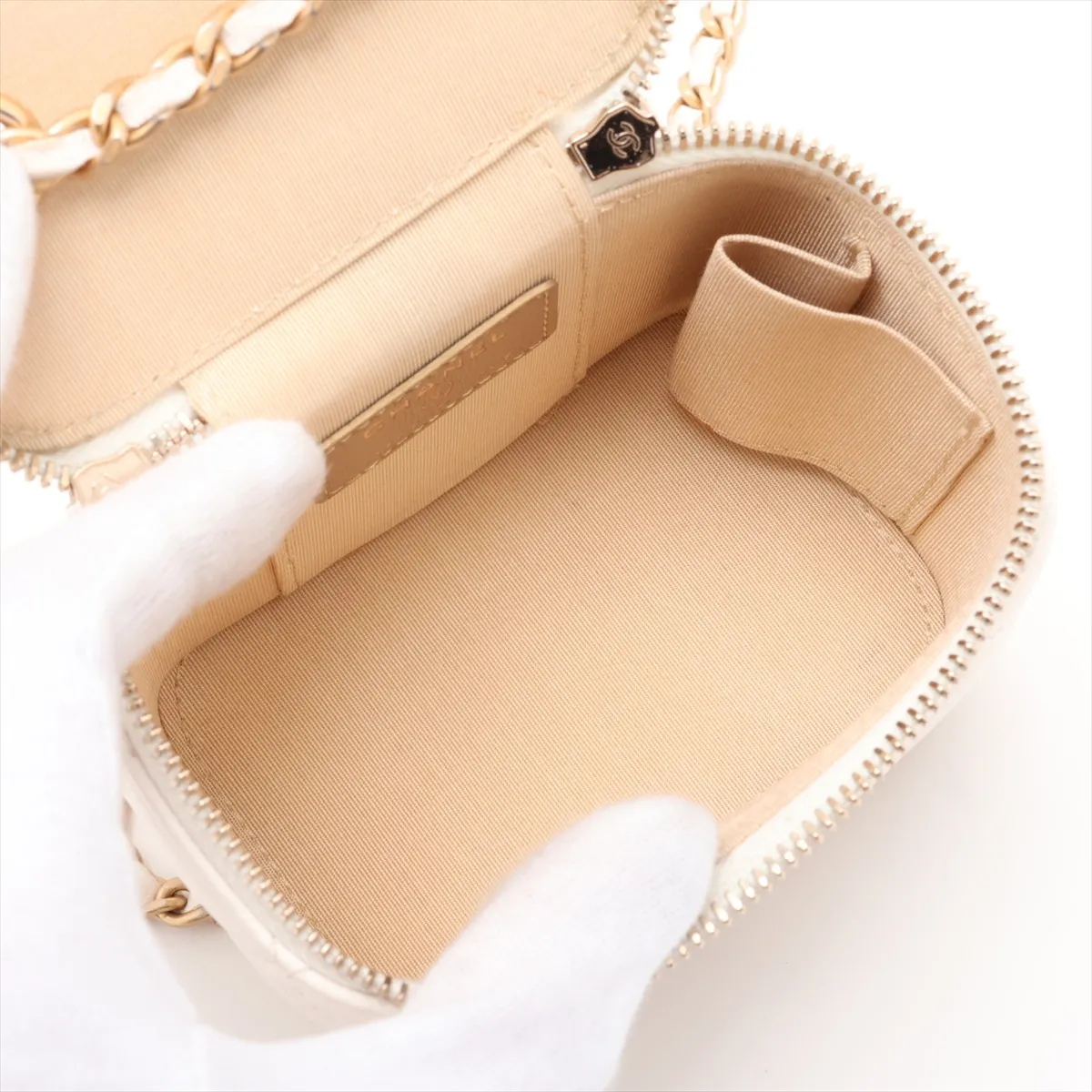 Matelassé Lambskin Vanity Bag, White with Gold Hardware, 30867498 (Serial Number in the 30s) — view 6