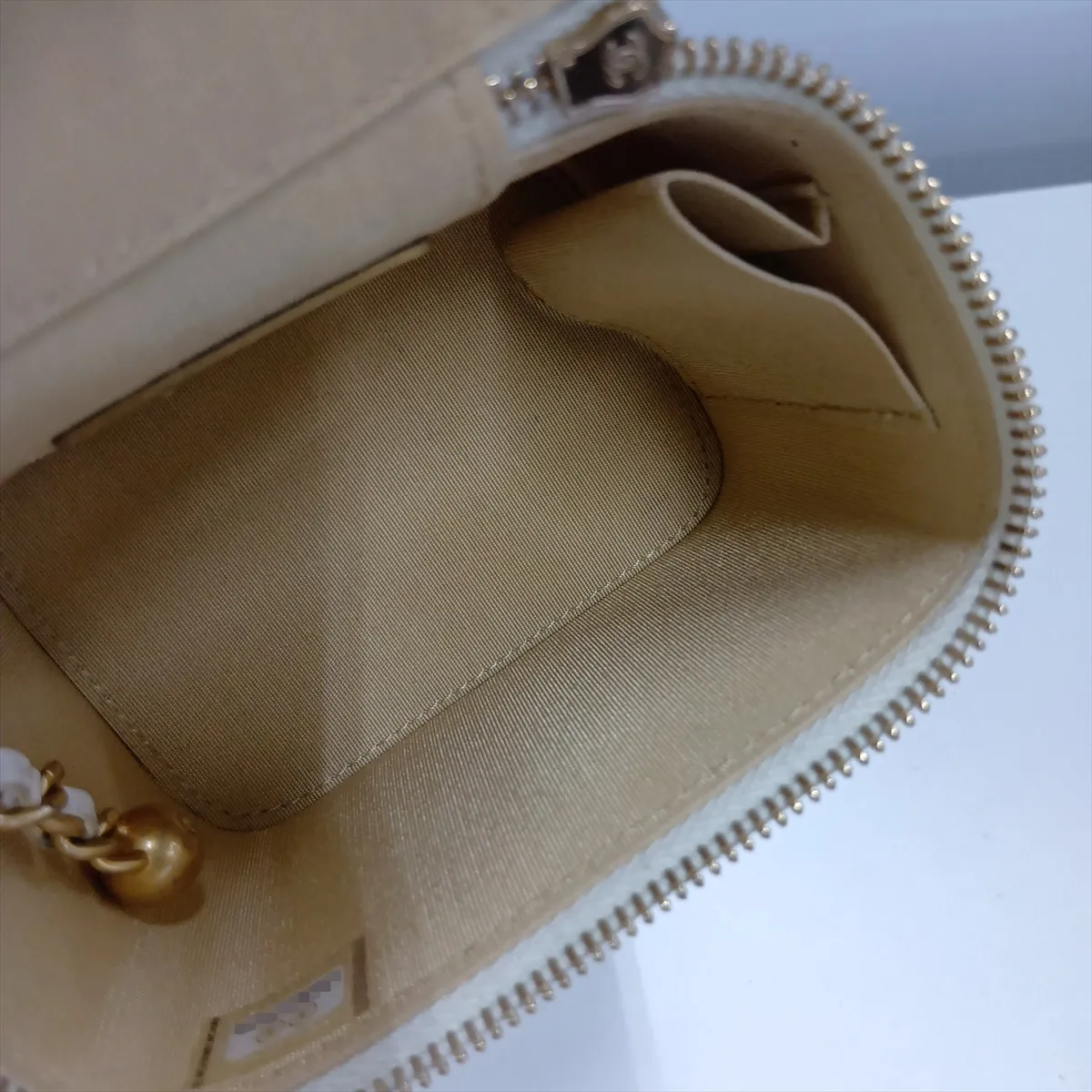 Matelassé Lambskin Vanity Bag, White with Gold Hardware, 30867498 (Serial Number in the 30s) — view 9