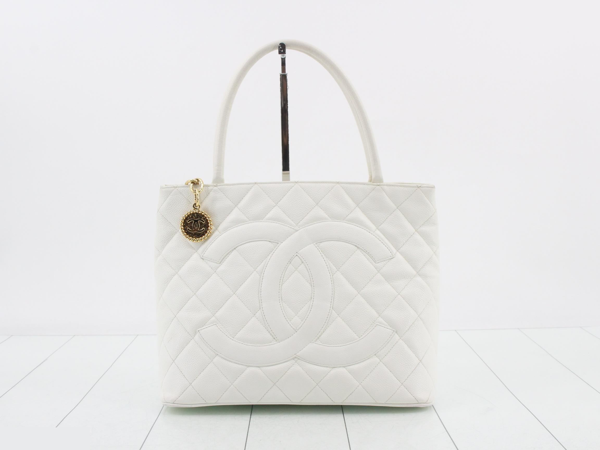Reissue tote bag, caviar leather, model number 7.