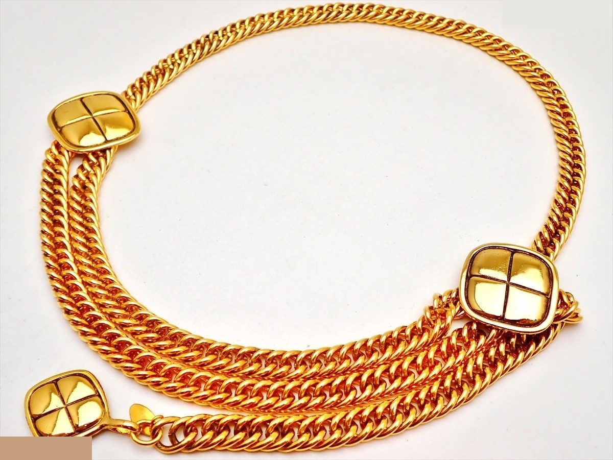 Stamped Matelassé double chain bag with diamond pattern, box included. Chain length approximately 73cm. — view 2