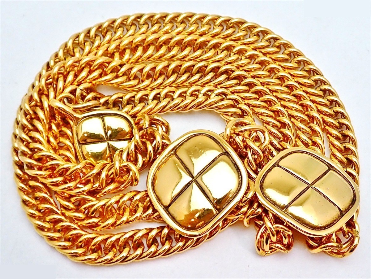 Stamped Matelassé double chain bag with diamond pattern, box included. Chain length approximately 73cm. — view 3