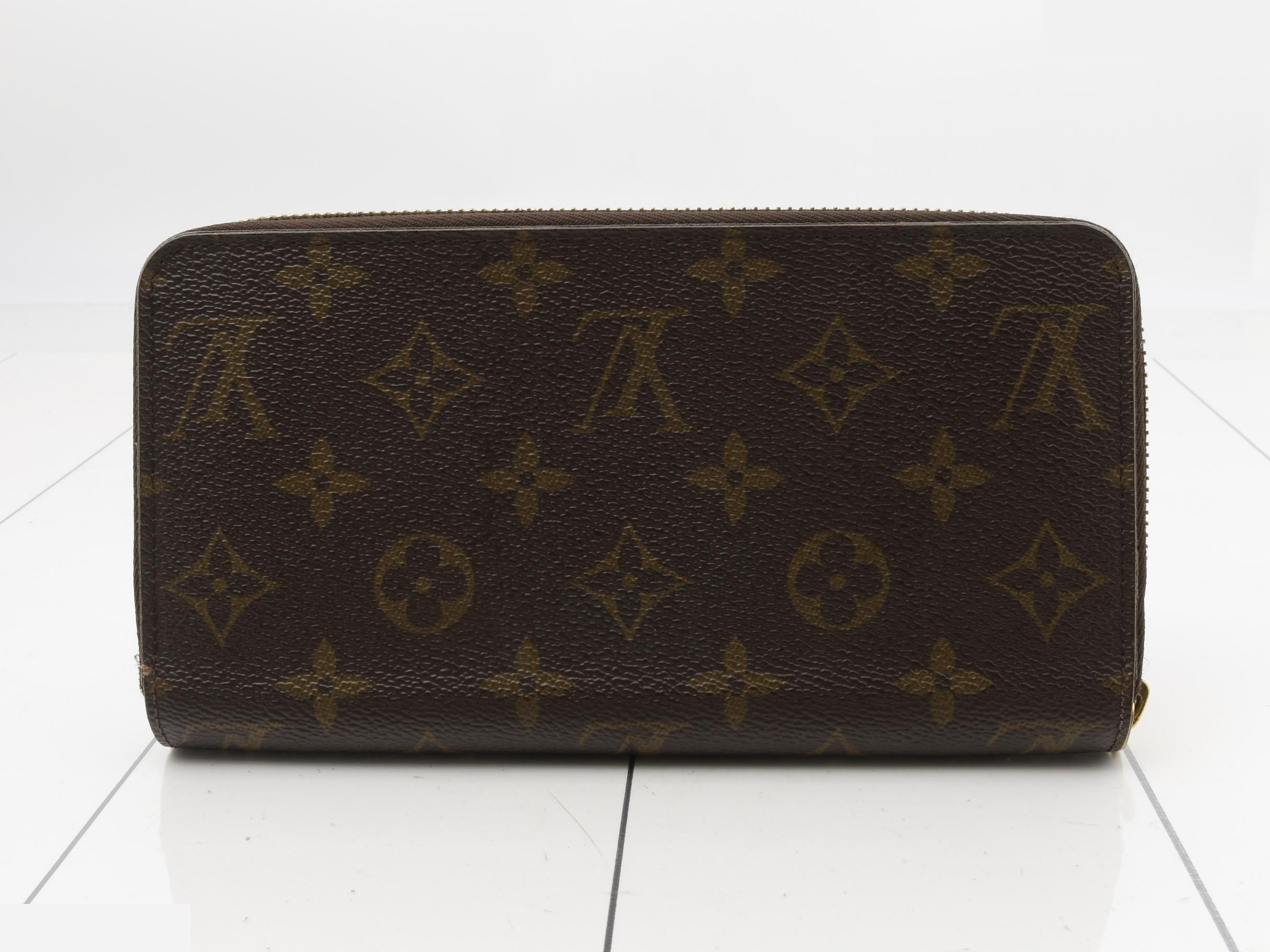 Zippy Wallet Fuchsia — view 2