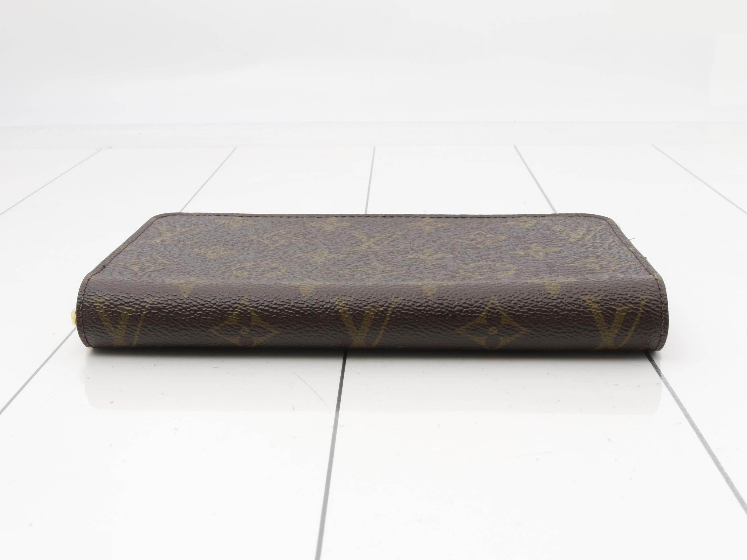 Zippy Wallet Fuchsia — view 3
