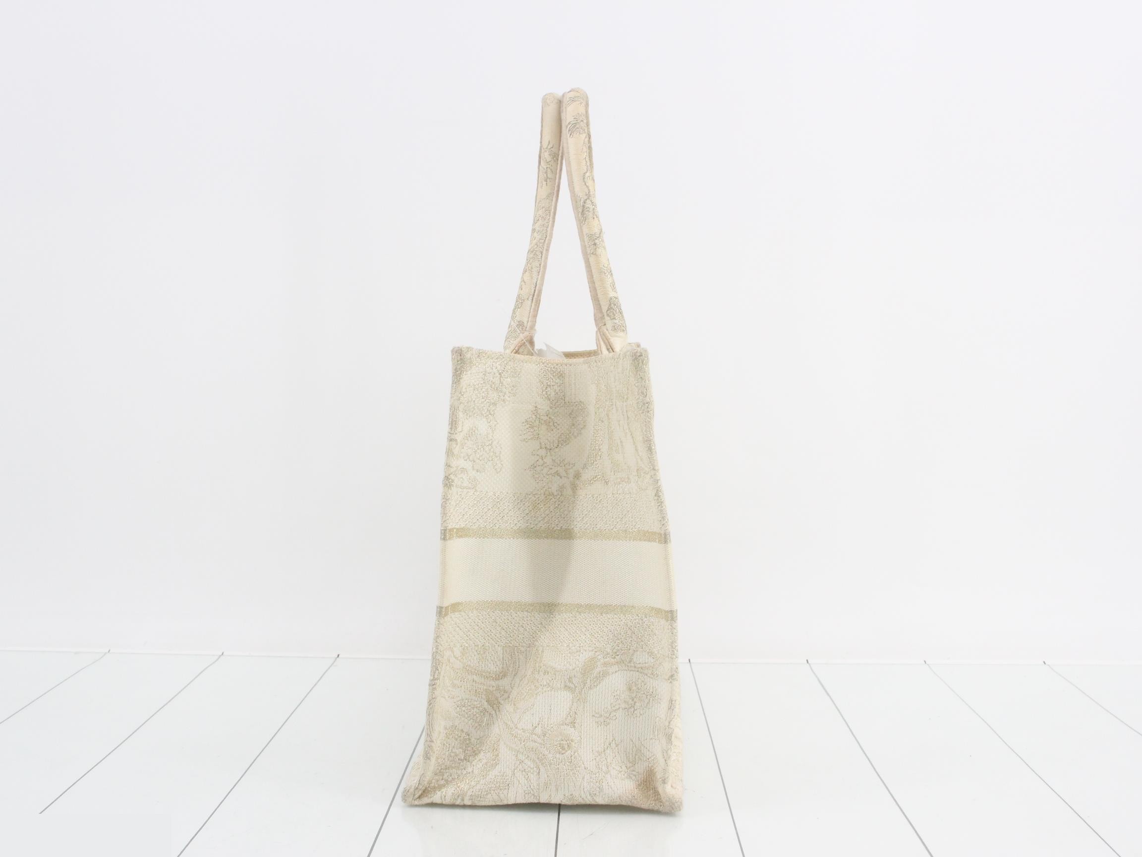 Book Tote, Medium, Gold — view 3