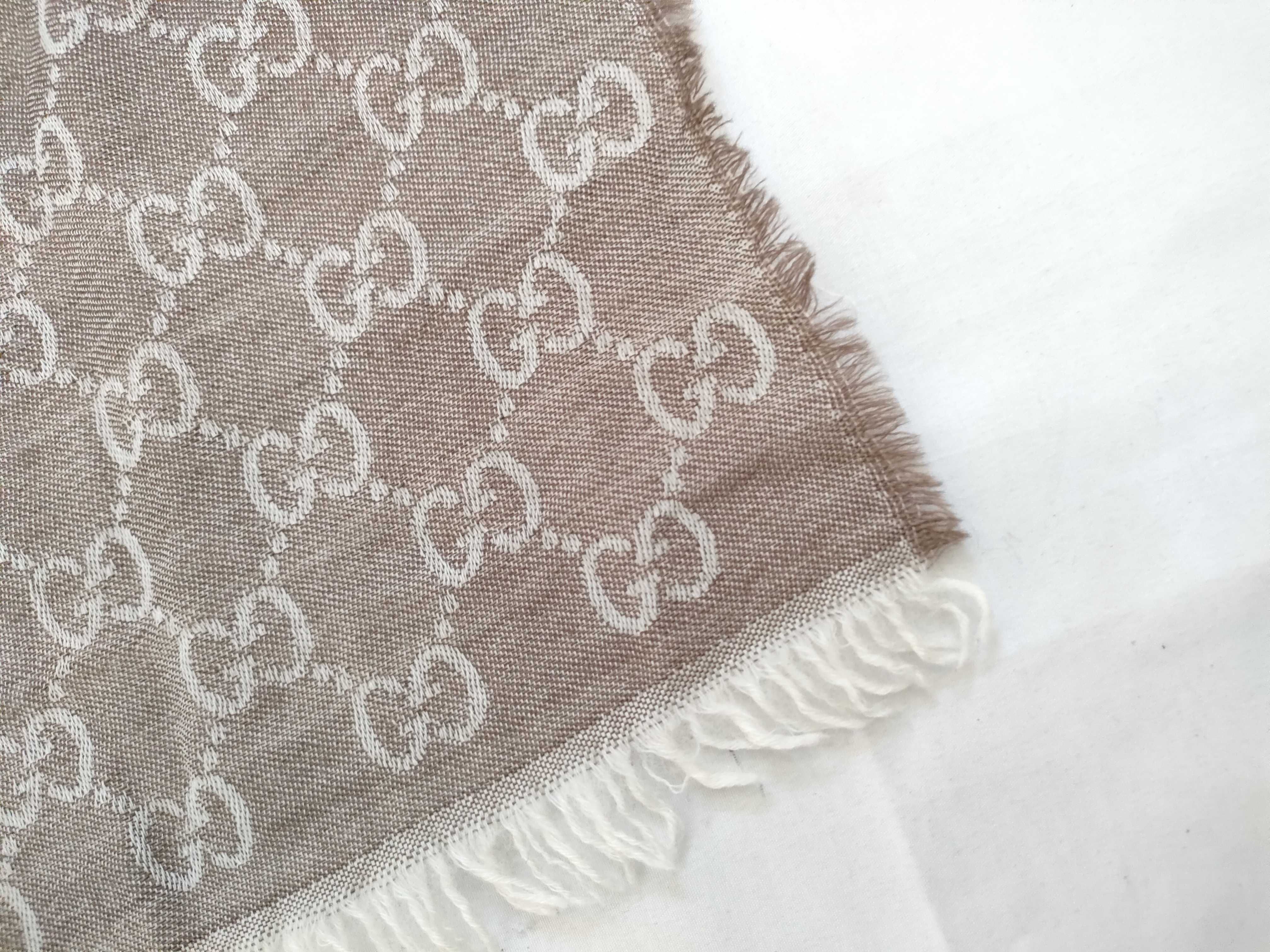 GG pattern, 80% wool, 20% silk, reversible large shawl, 70 x 195 cm, brown tones, other accessories. — view 4
