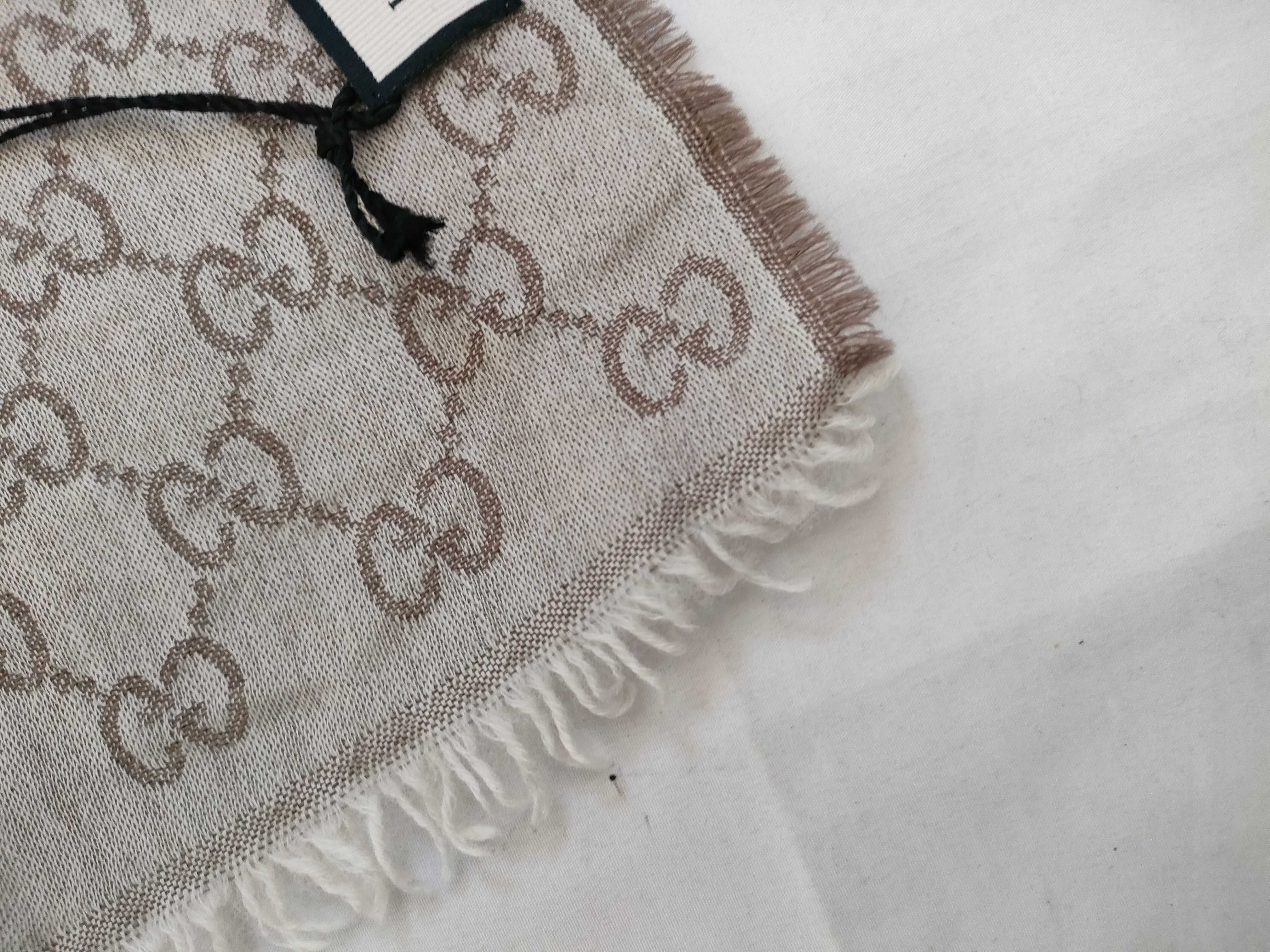 GG pattern, 80% wool, 20% silk, reversible large shawl, 70 x 195 cm, brown tones, other accessories. — view 8