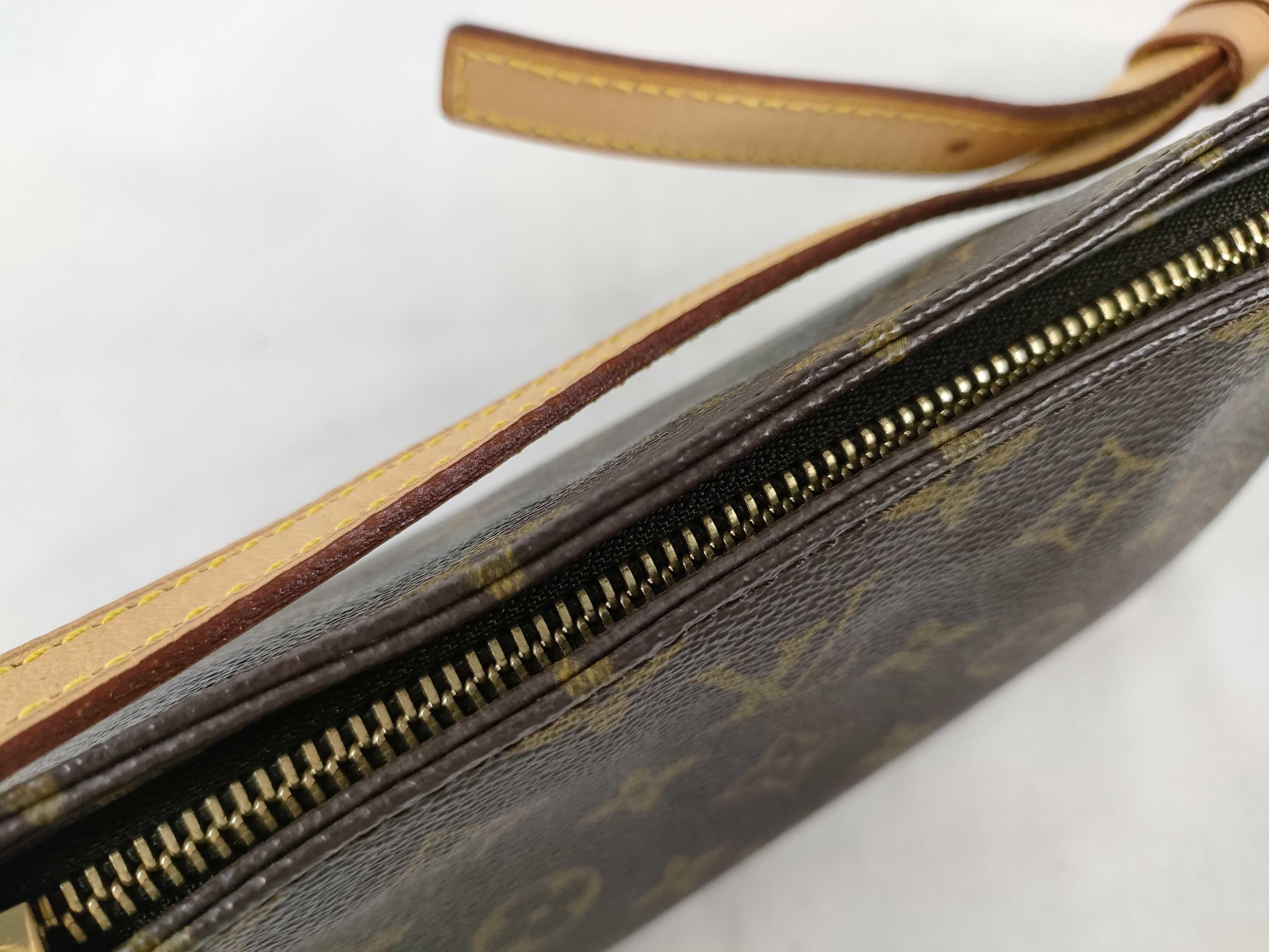 Monogram Louis Vuitton Monogram M51240 Trotteur Shoulder Bag — view 8