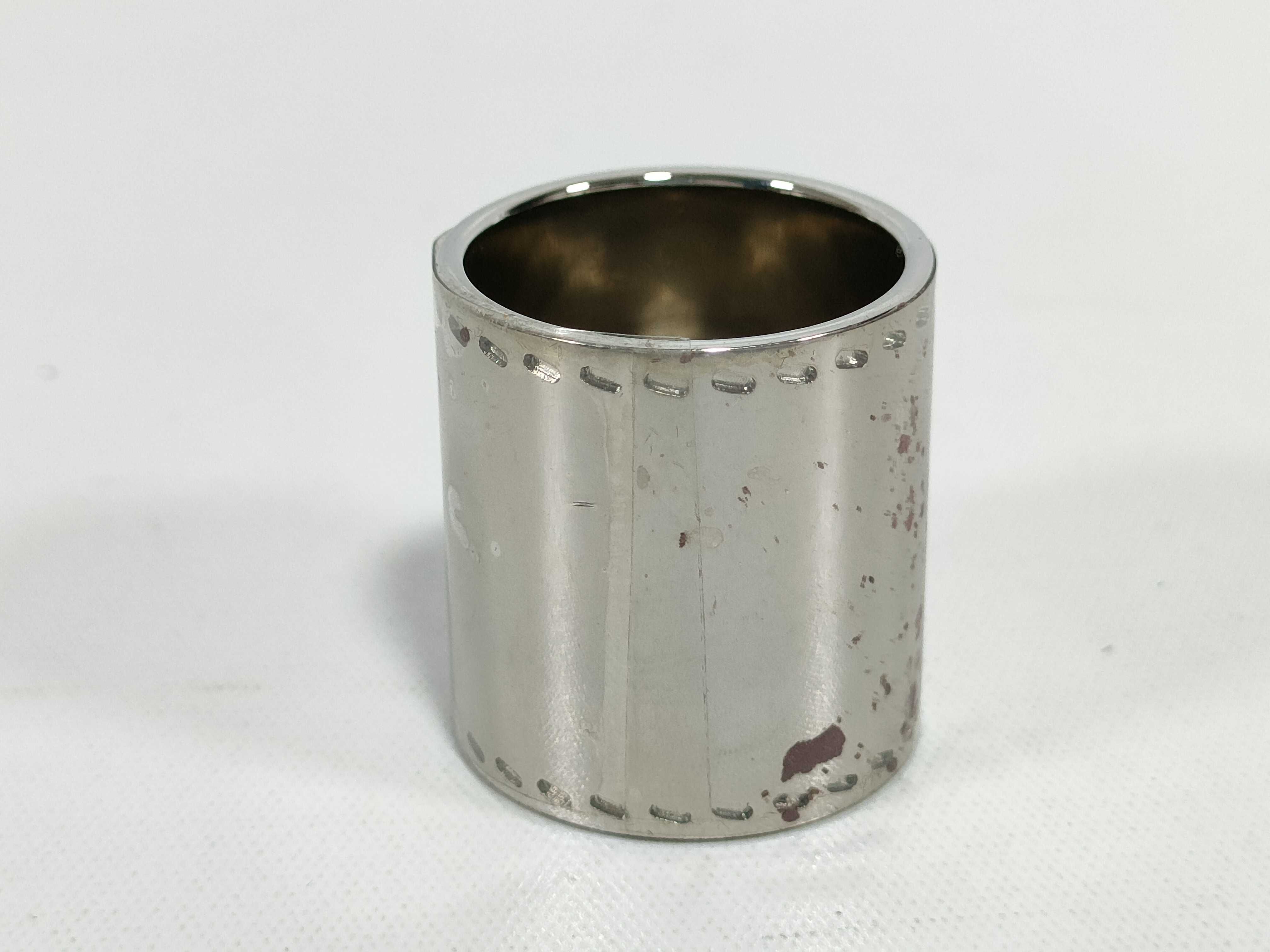 scarf ring, stirrup design, and other accessories. — view 3