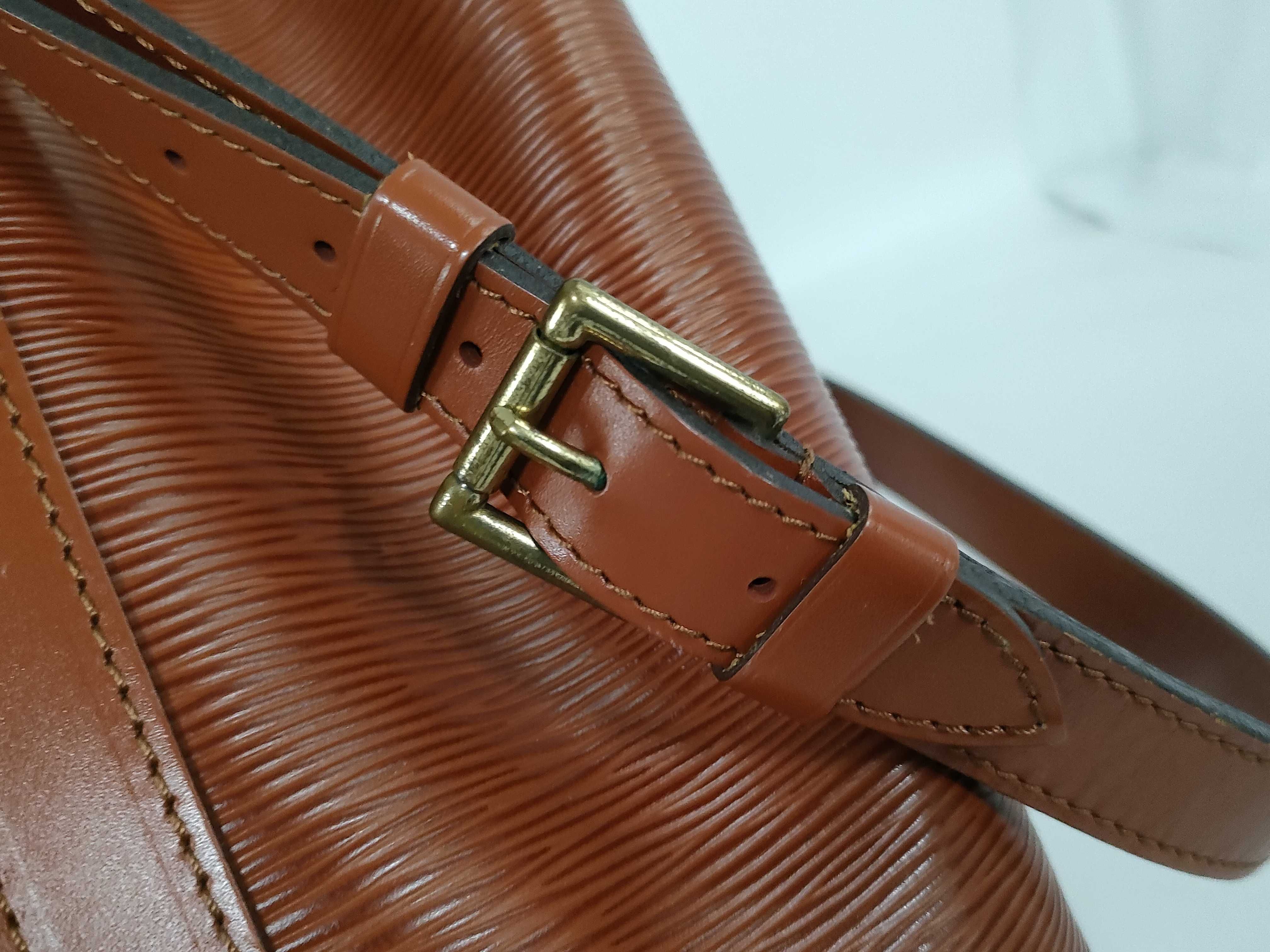 Epi Noe Shoulder Bag — view 13