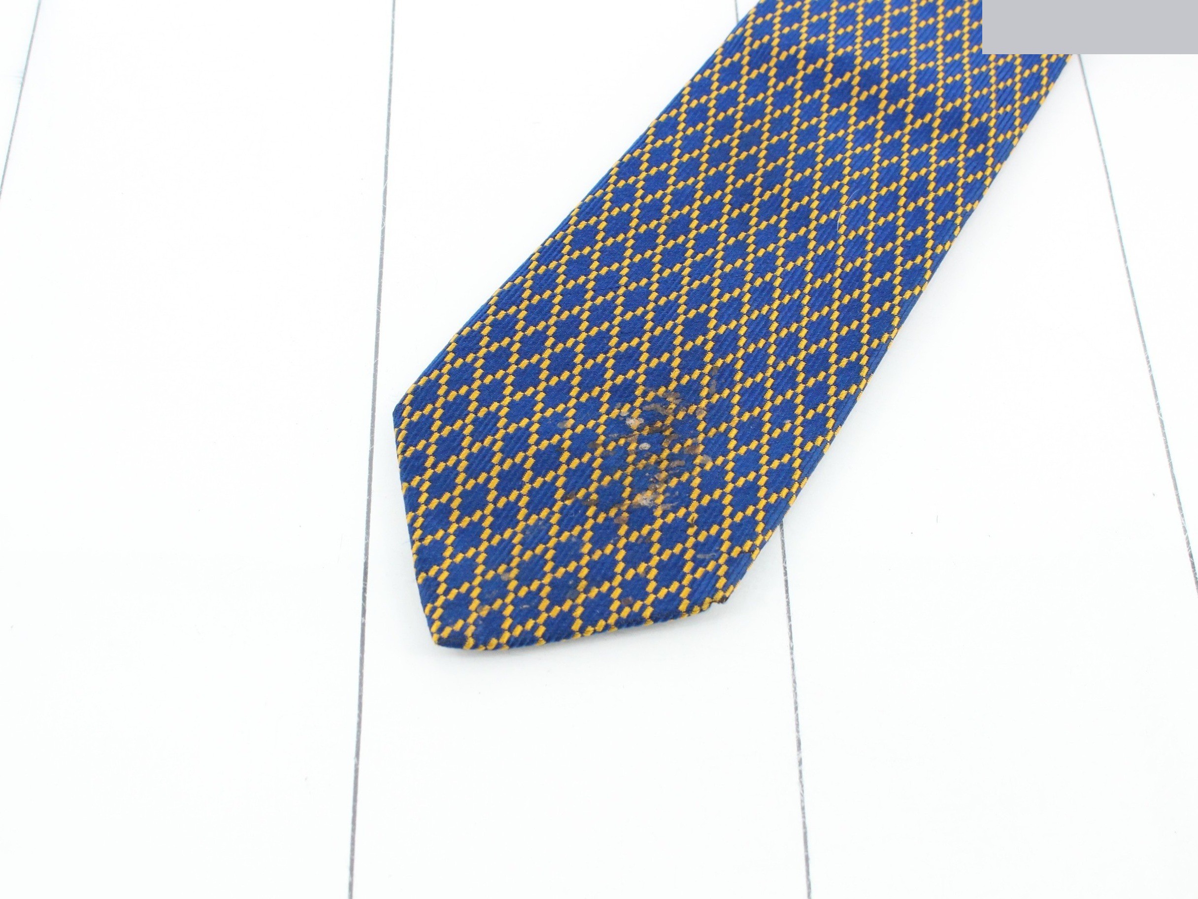 Other lines: Small items, accessories, ties — view 3