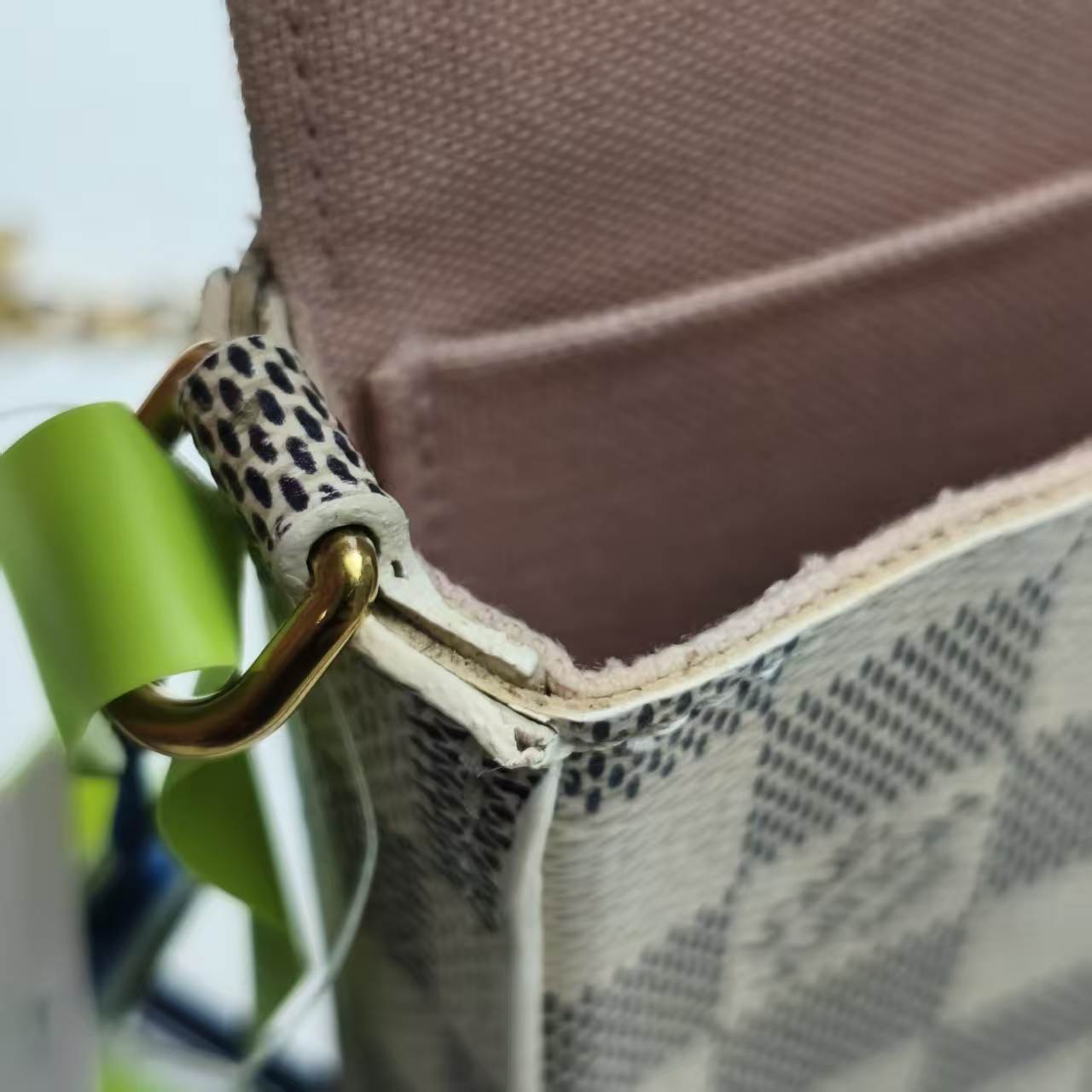 【*Shipped from: China*】LOUIS VUITTON Pochette Felicie PU Shoulder Bag — view 10