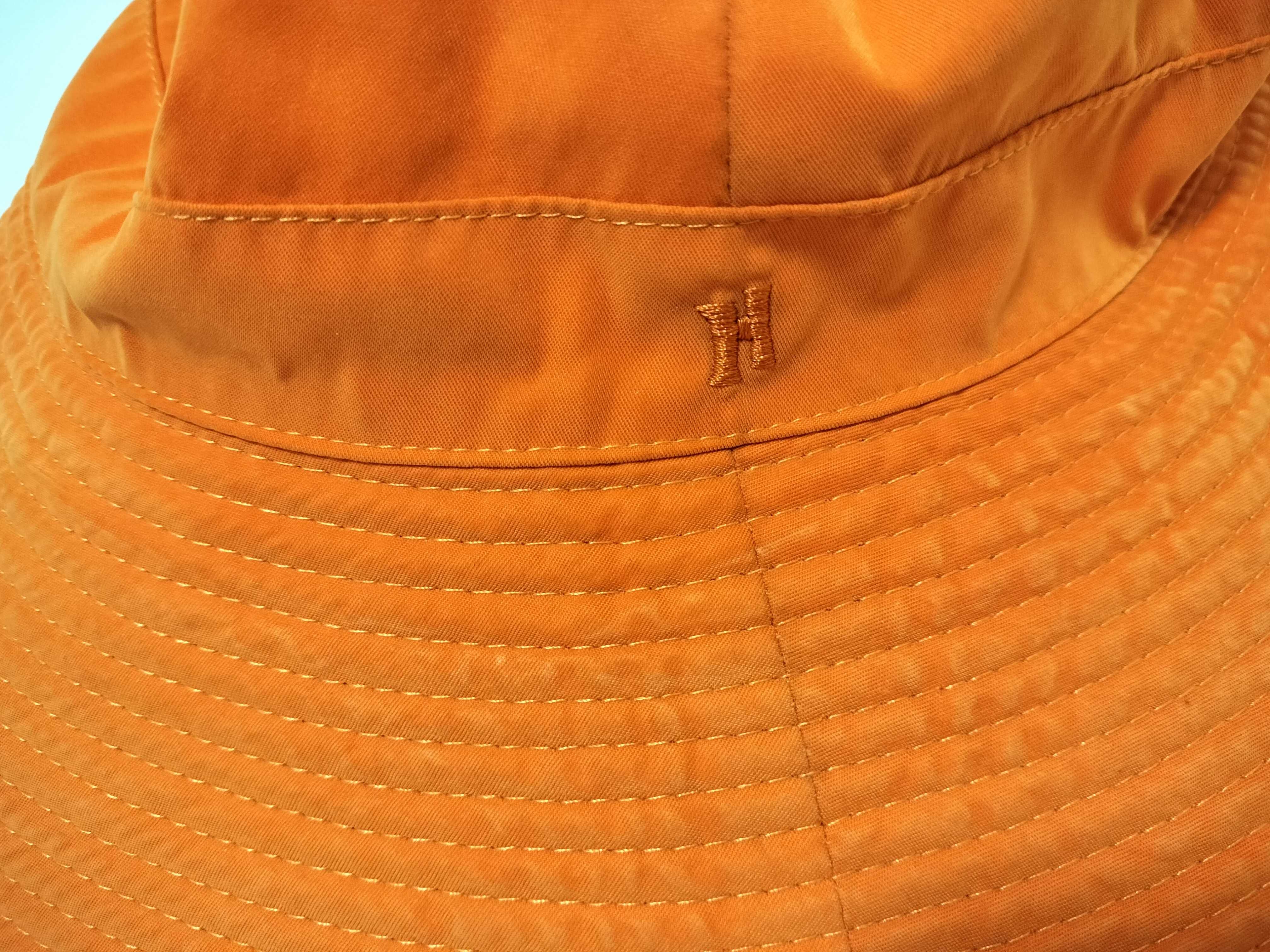 hats and other accessories — view 9