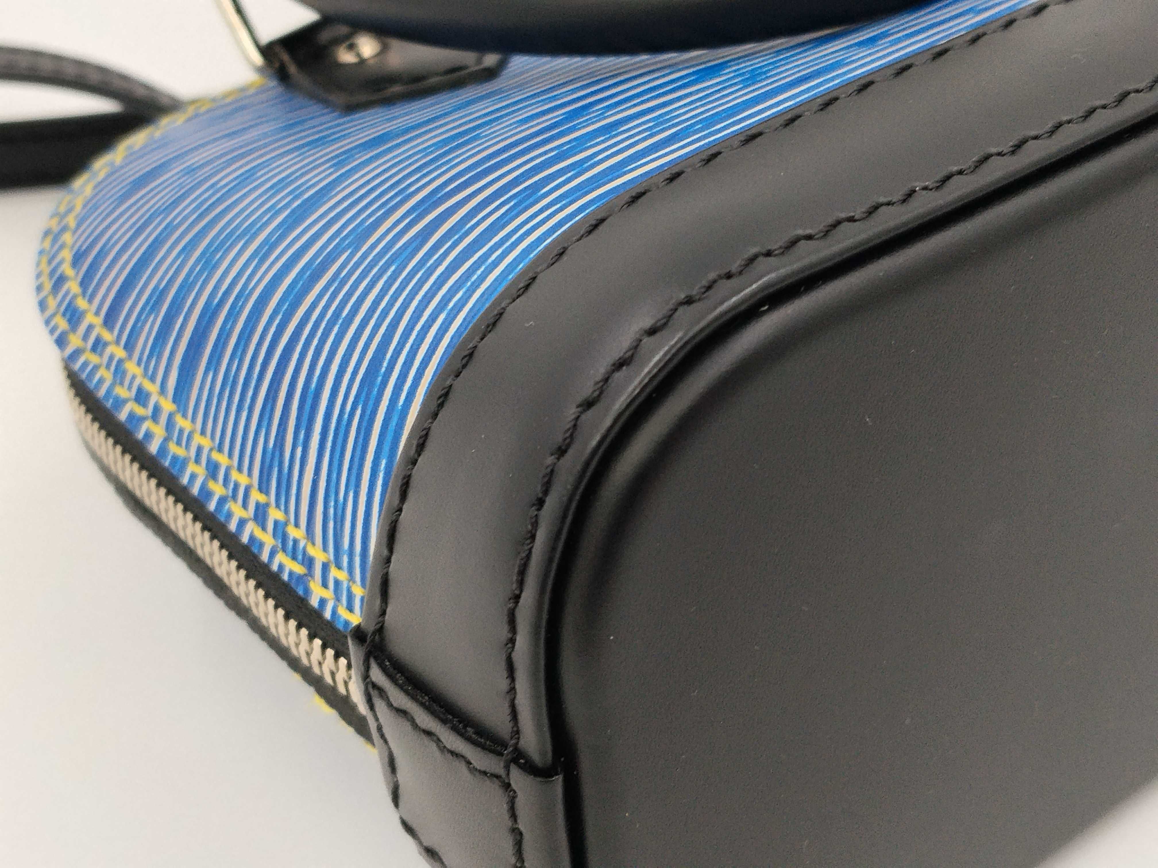 Epi Leather Nano Alma M41578 Shoulder Bag — view 9