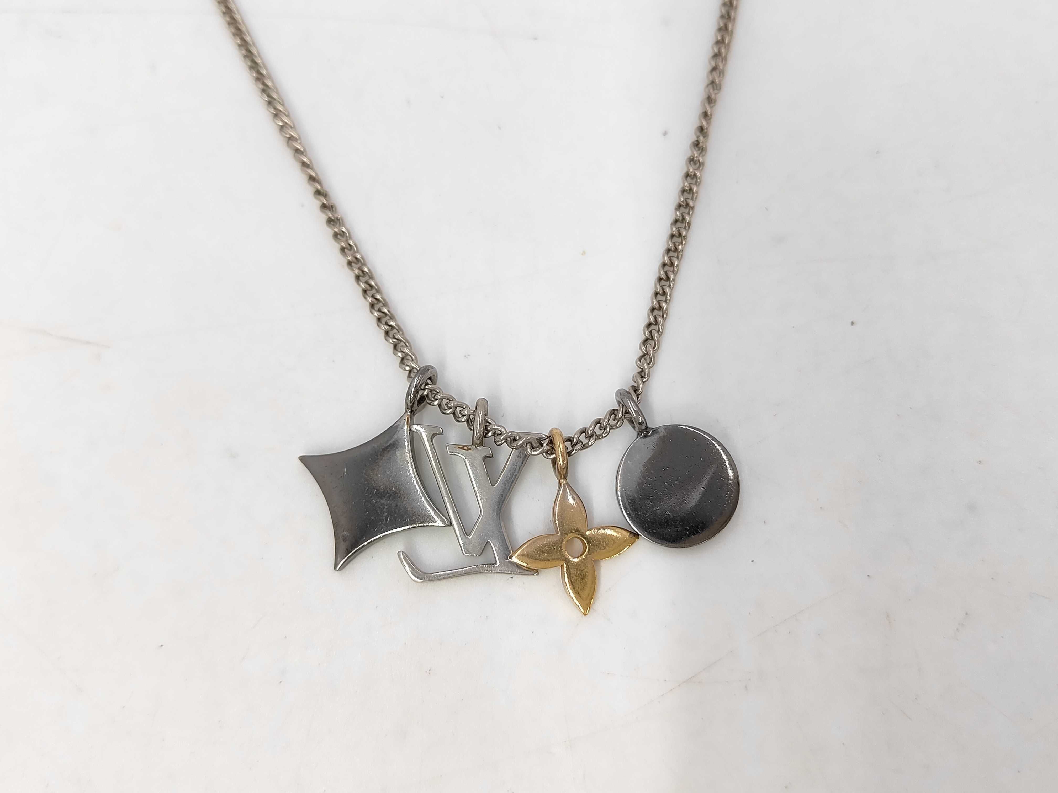 pendant necklace — view 2