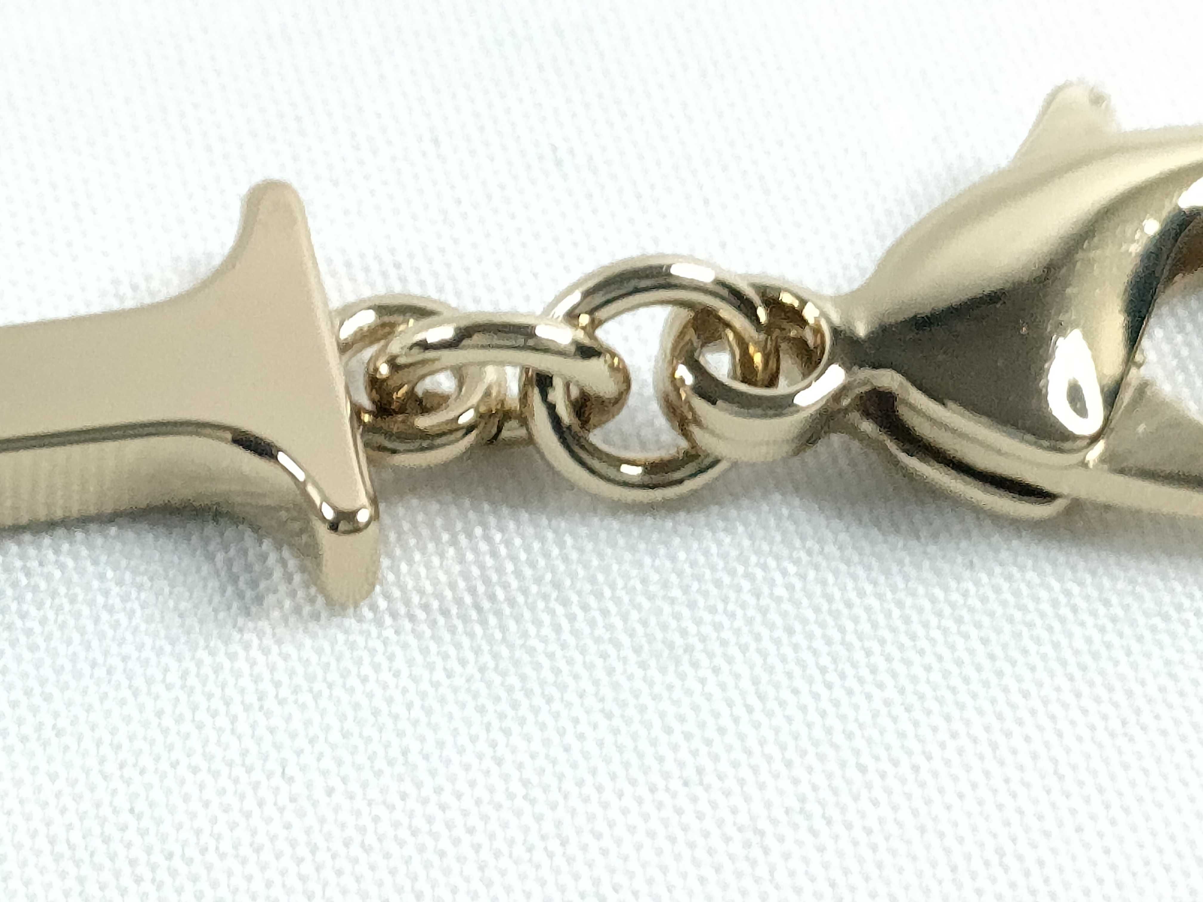 Roman alphabet charm, "J," with tag. — view 6