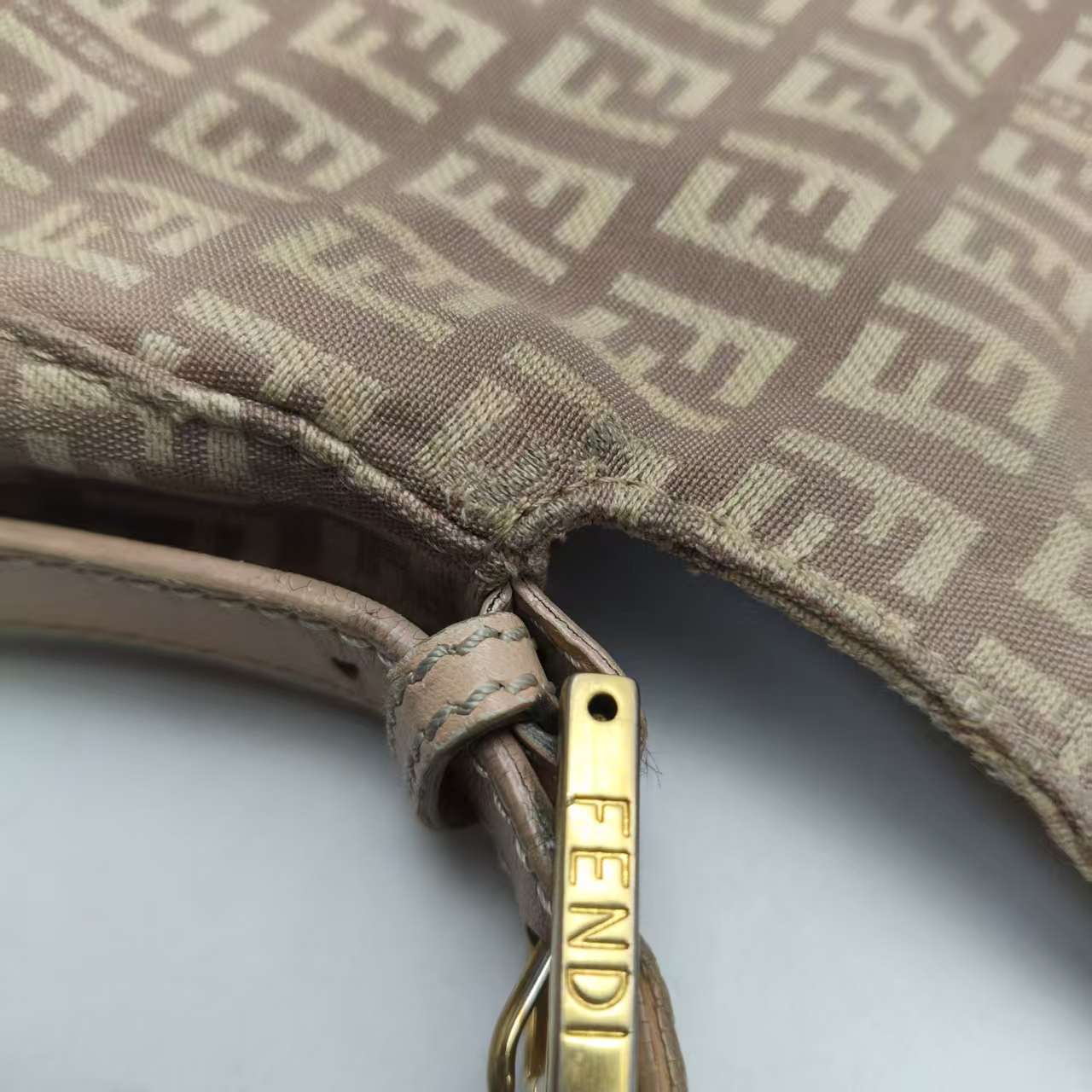 【*Shipped from: China*】FENDI Baguette Canvas Handbag — view 15