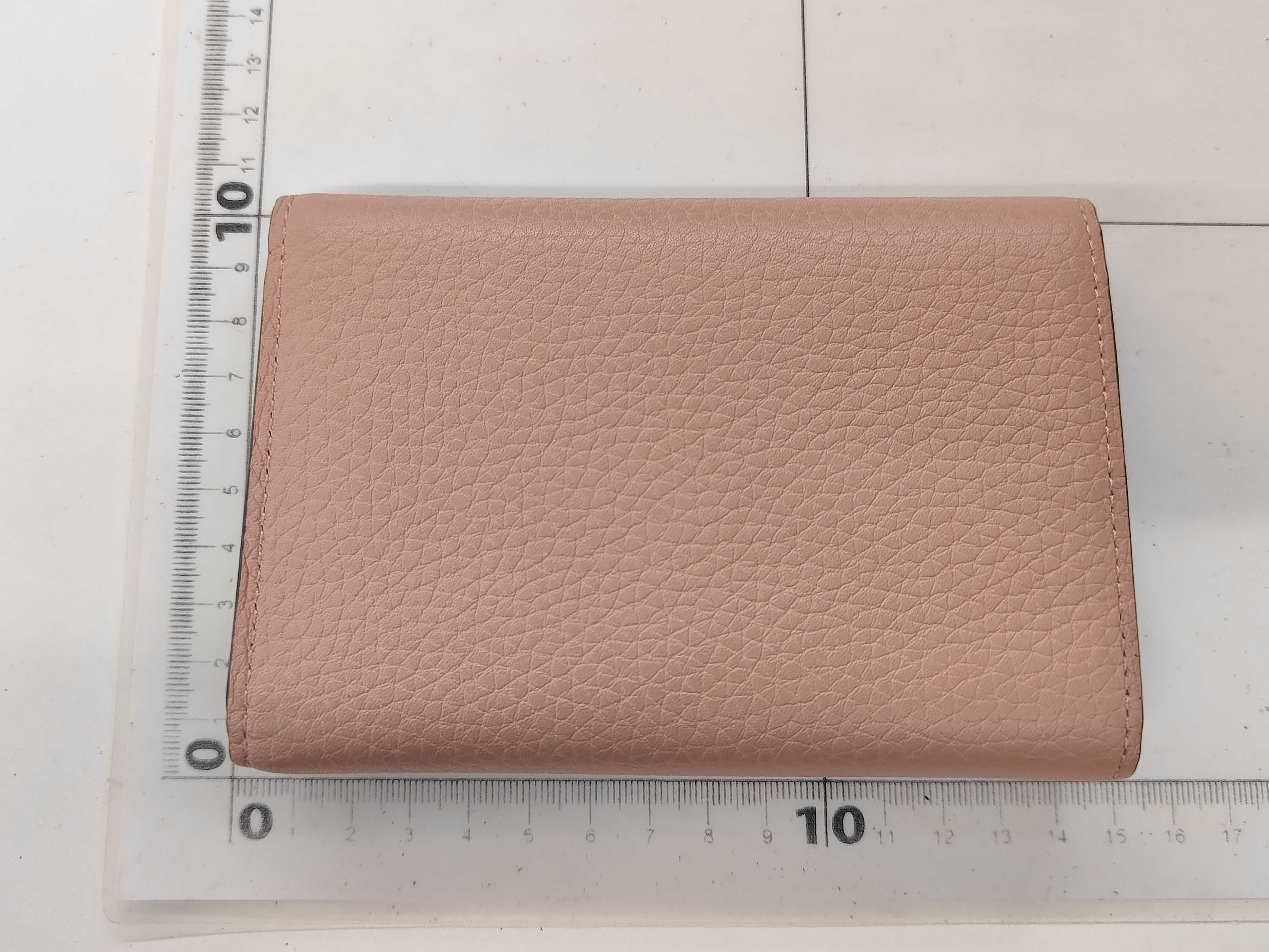Portefeuille Capucines Compact Capucines M62156 Wallet — view 2
