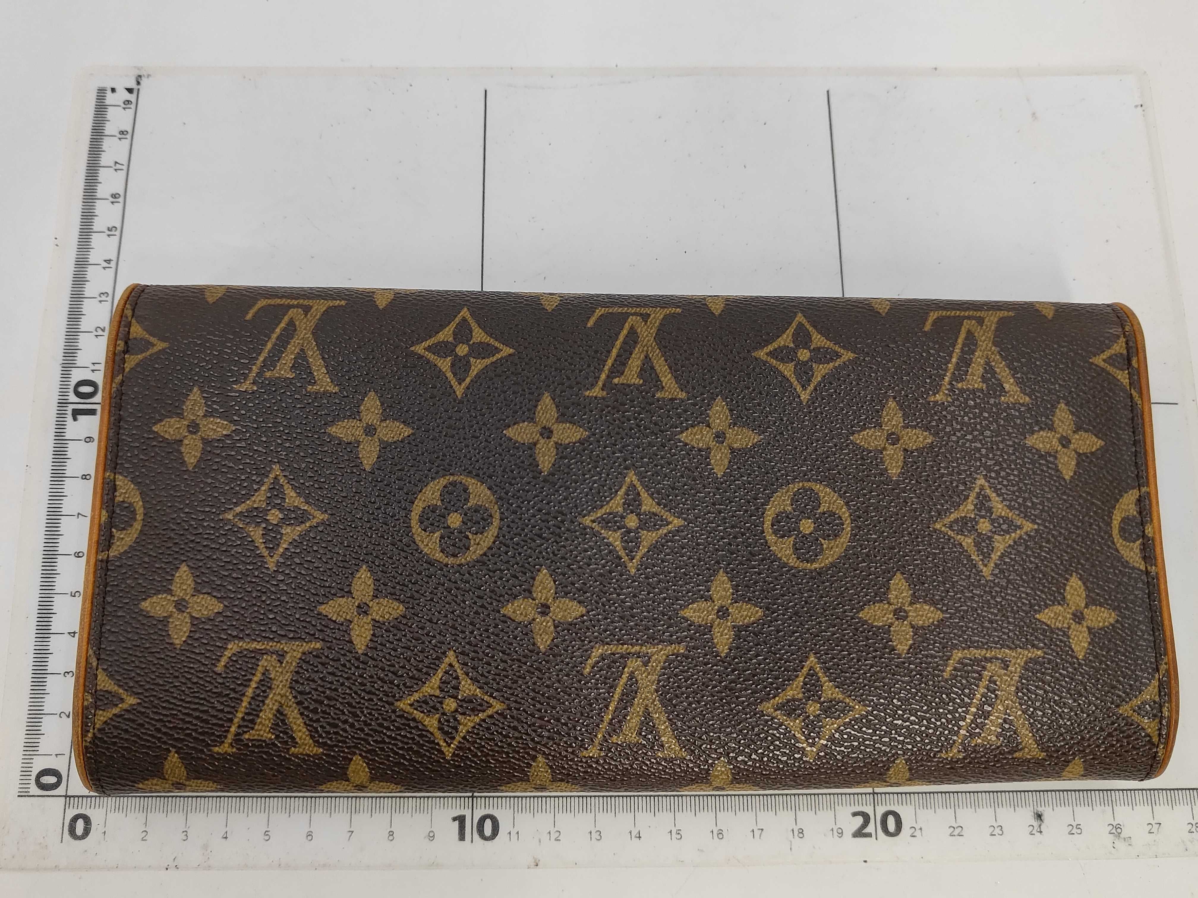 wallet — view 2