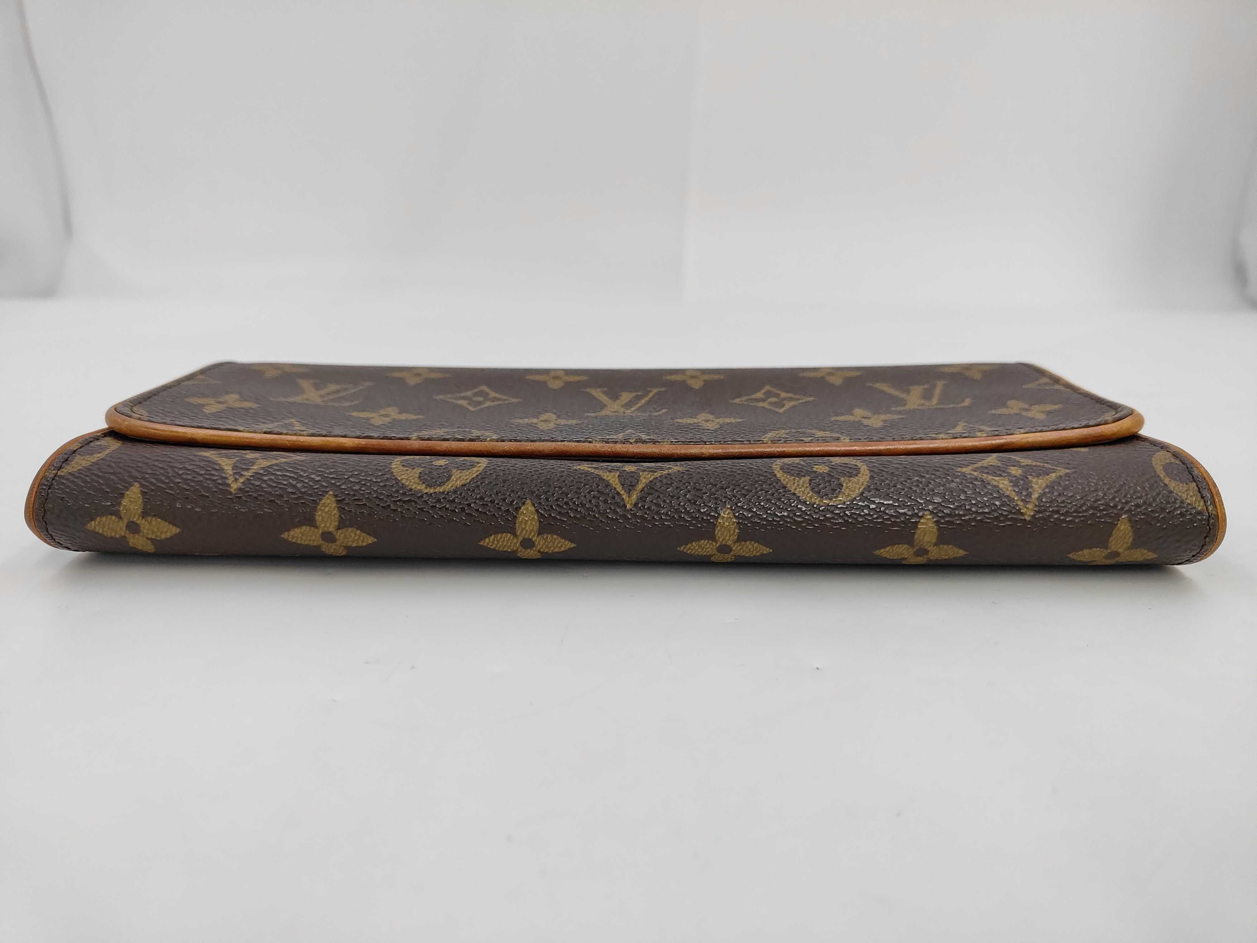 wallet — view 3