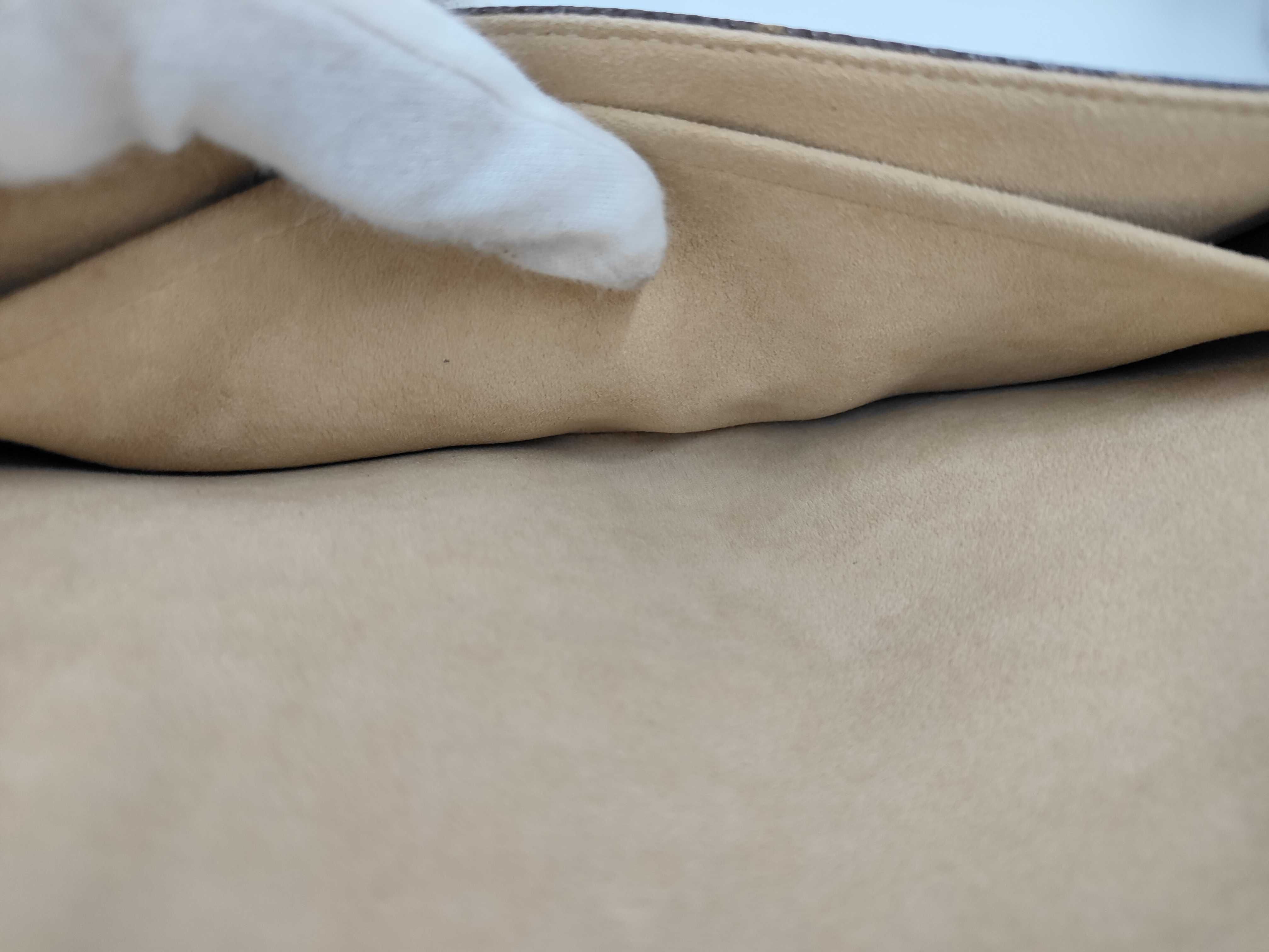 wallet — view 9