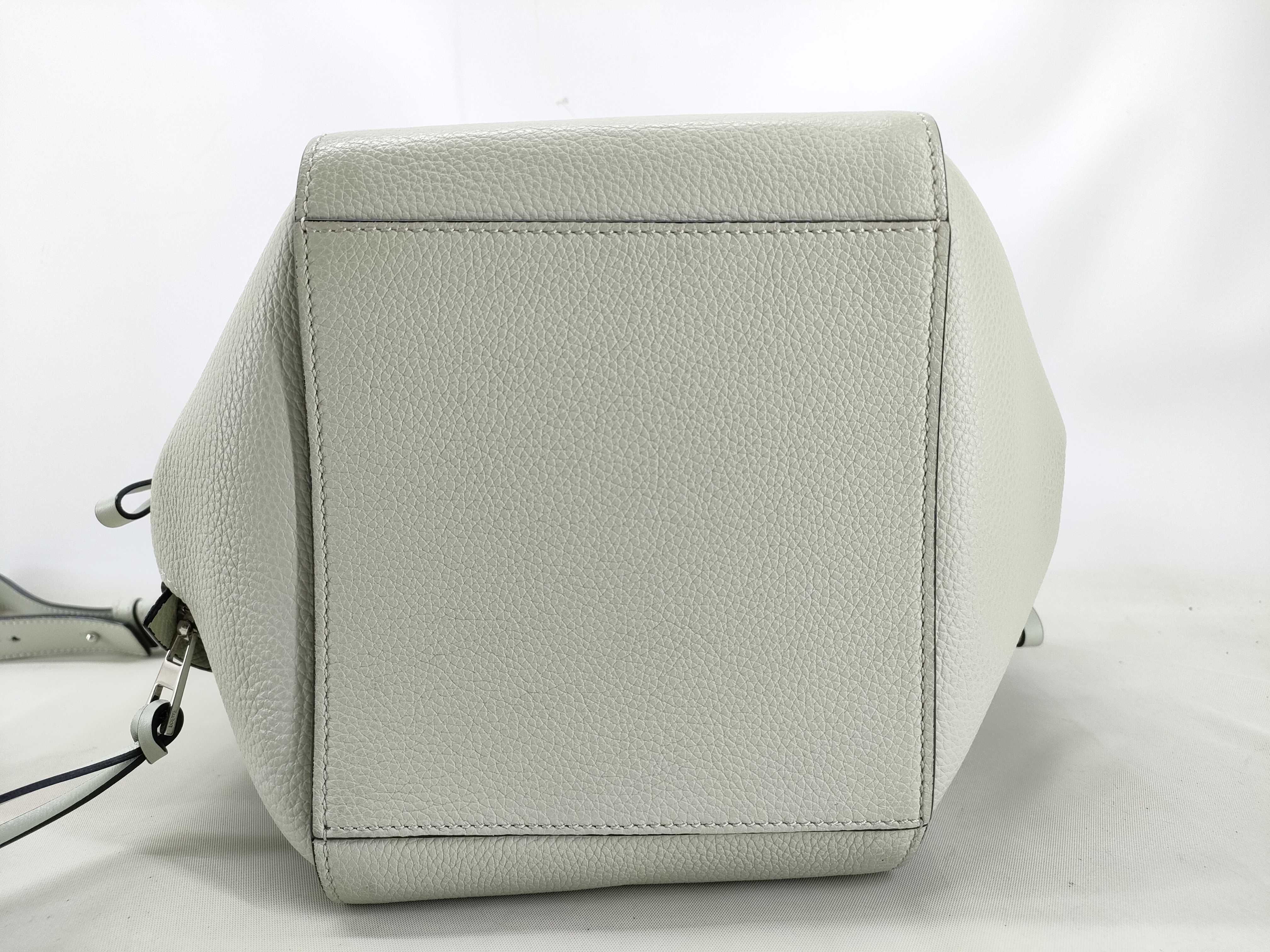 bag, Loewe Hammock bag, small, leather, beige, handbag. — view 3